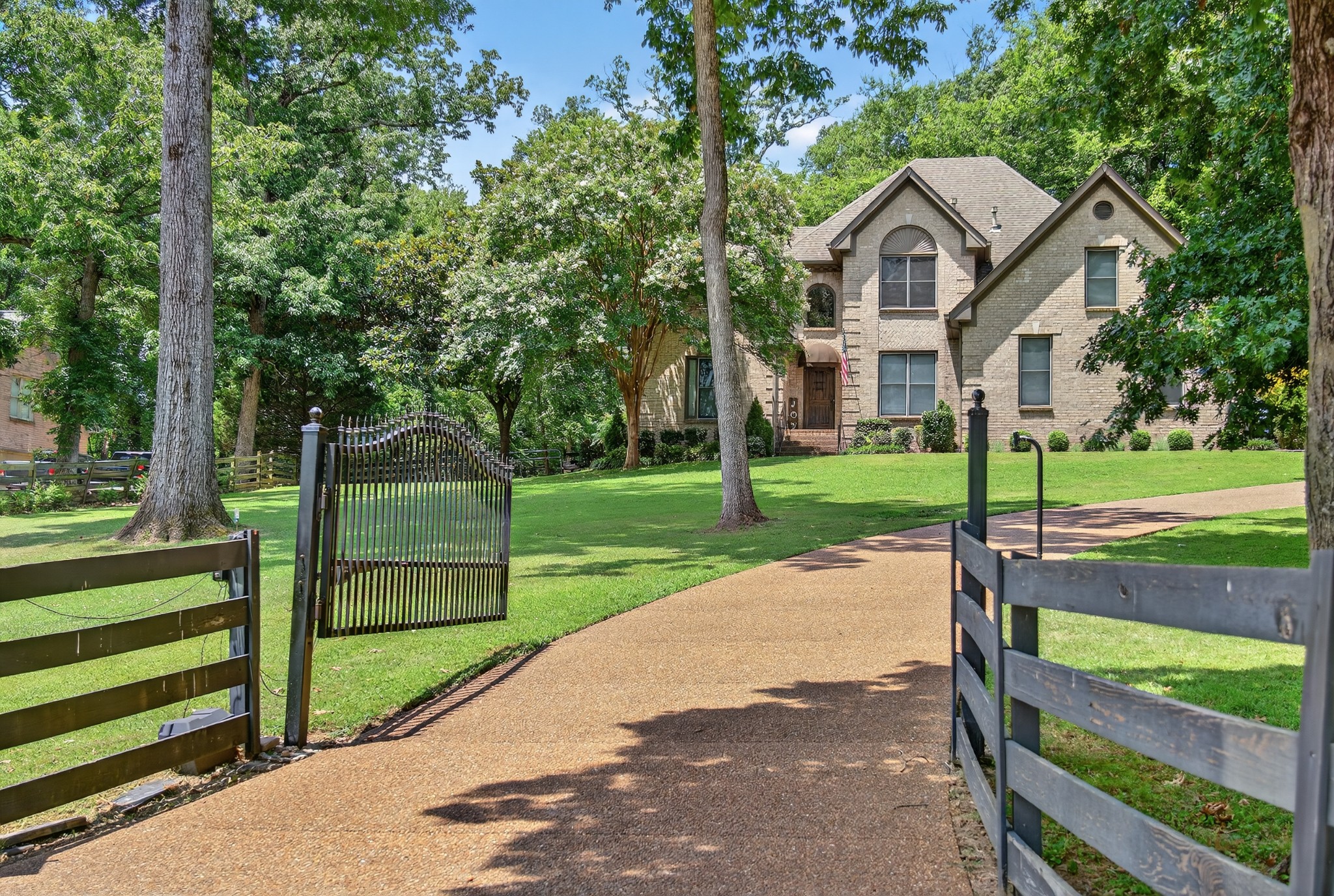 3465 Carothers Pkwy
