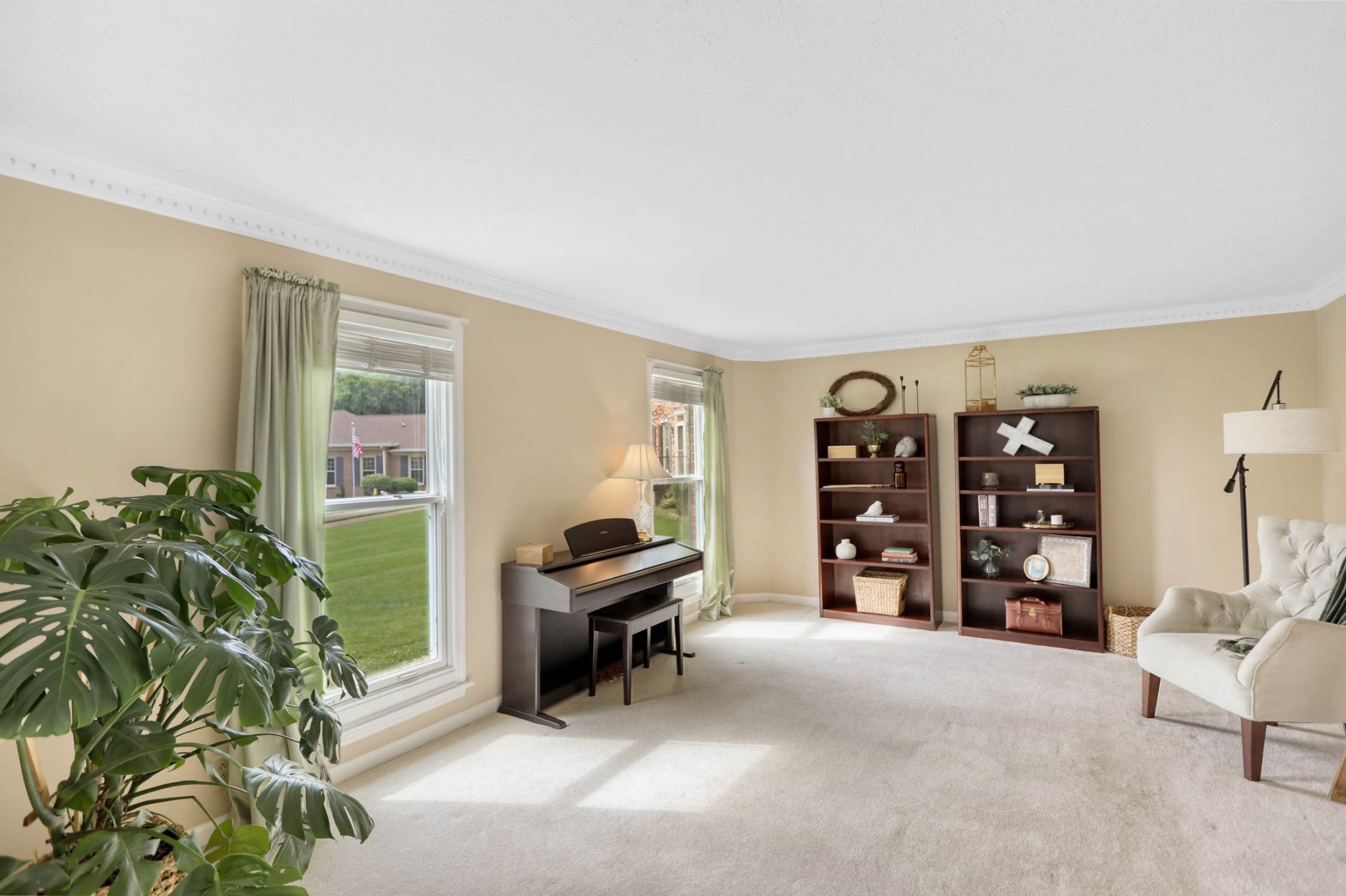 121 E Ervin Dr
