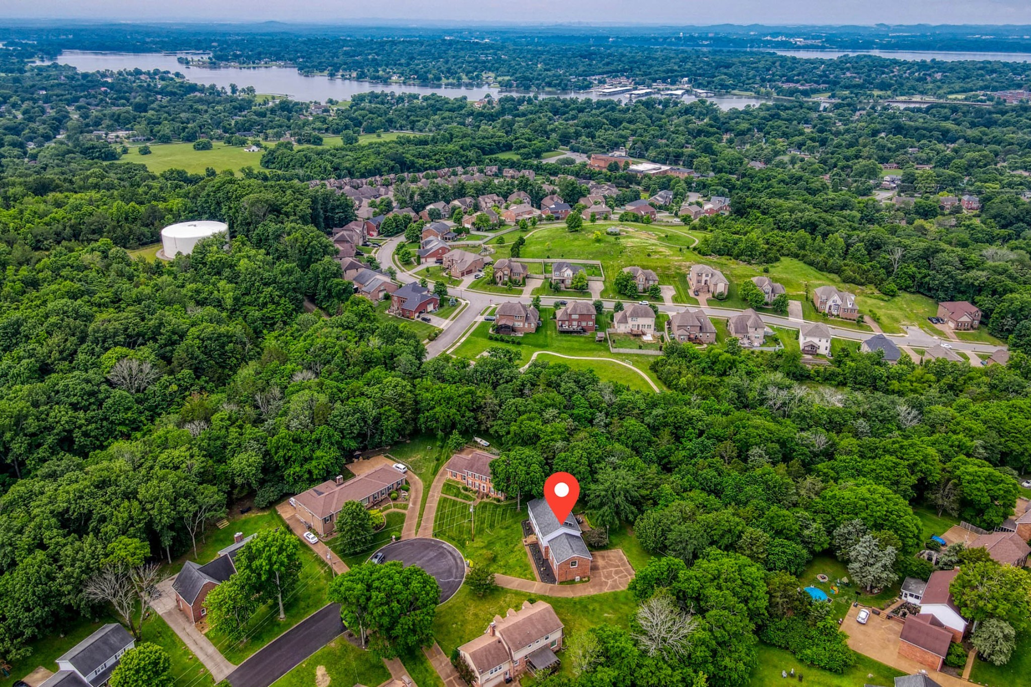 121 E Ervin Dr