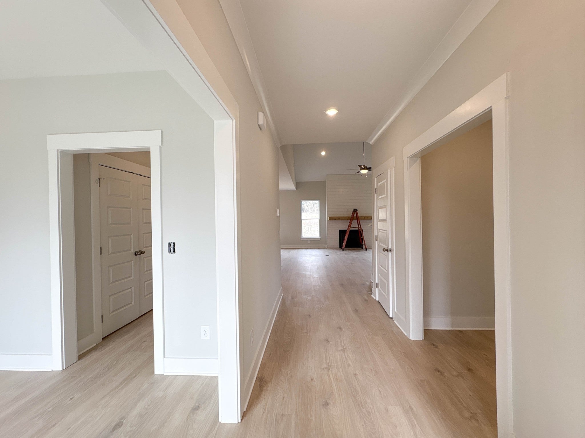 211 Settlers Way