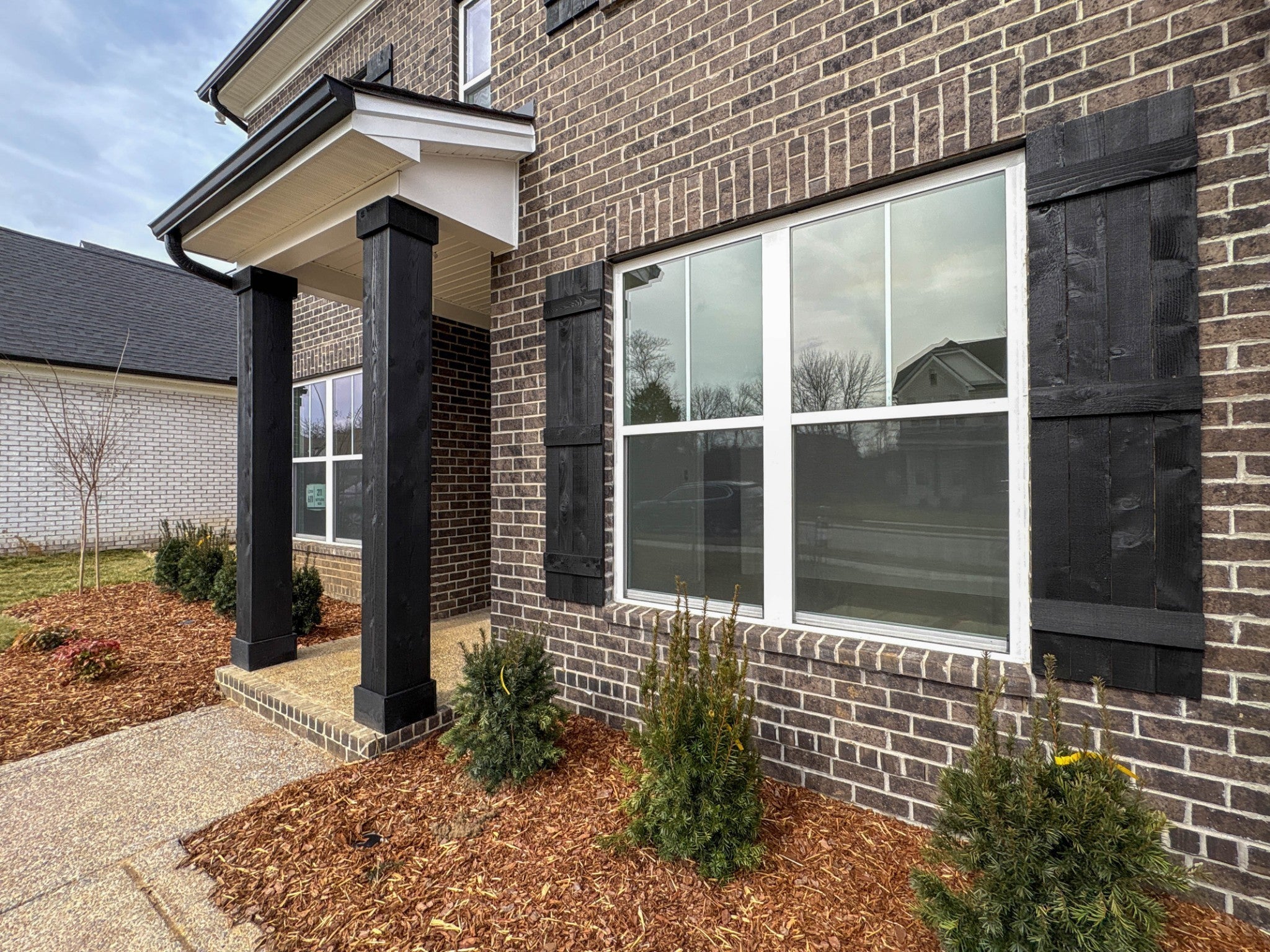 211 Settlers Way