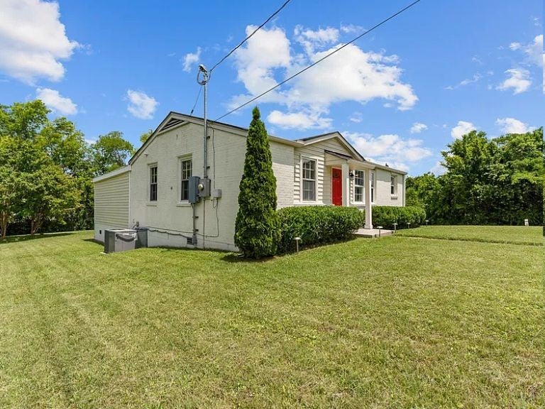 109 Ashwood Dr