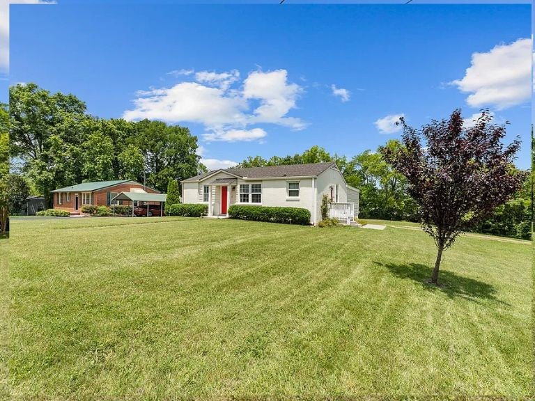109 Ashwood Dr