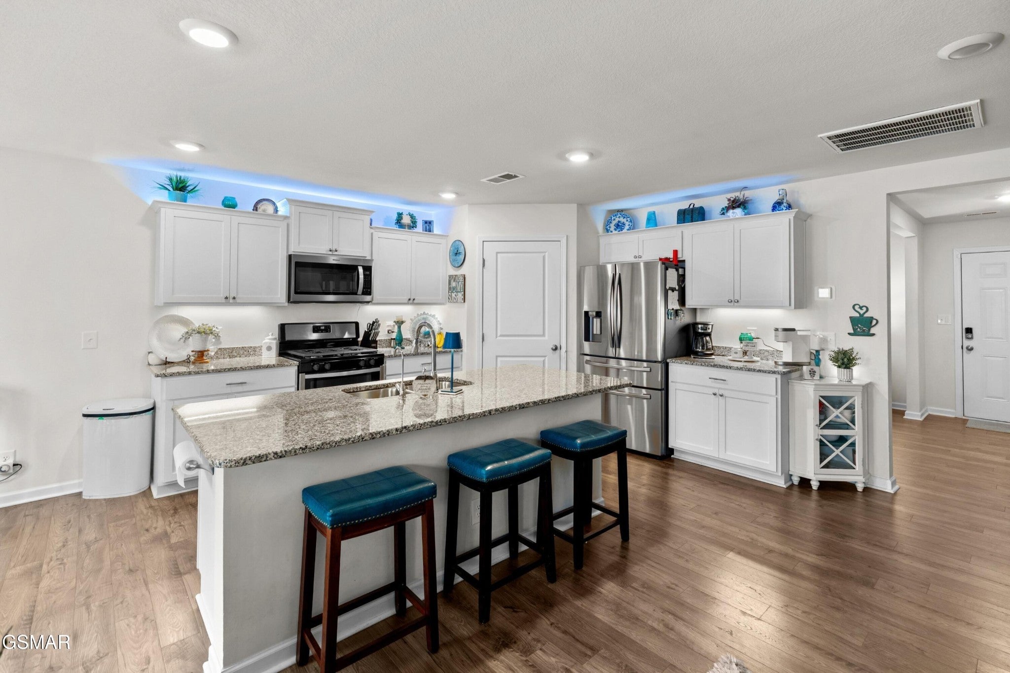 825 Green Meadow Dr GREENMEADOWDR