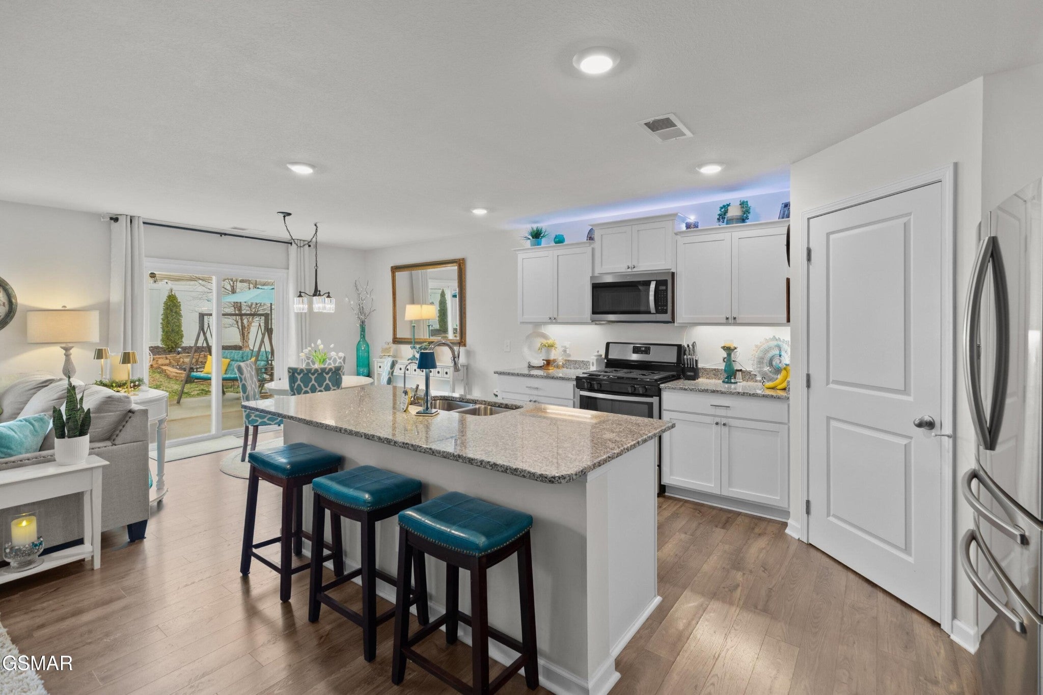 825 Green Meadow Dr GREENMEADOWDR
