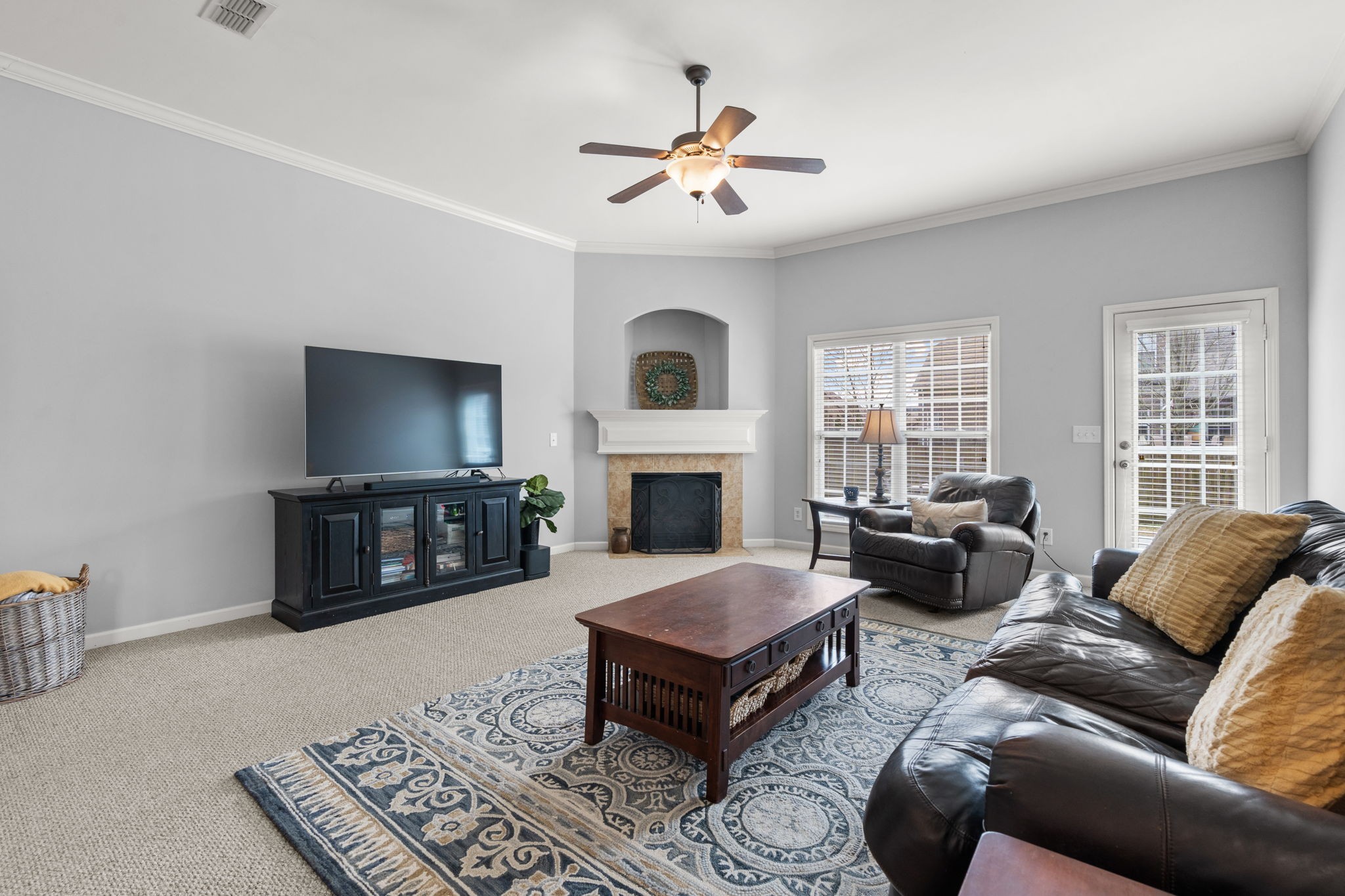 Photo 6 of 29 of 1087 Nealcrest Cir E house