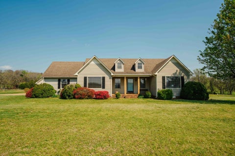 Photo of 194 Al Roman Rd N, Pulaski, TN 38478 (MLS # 3514179)