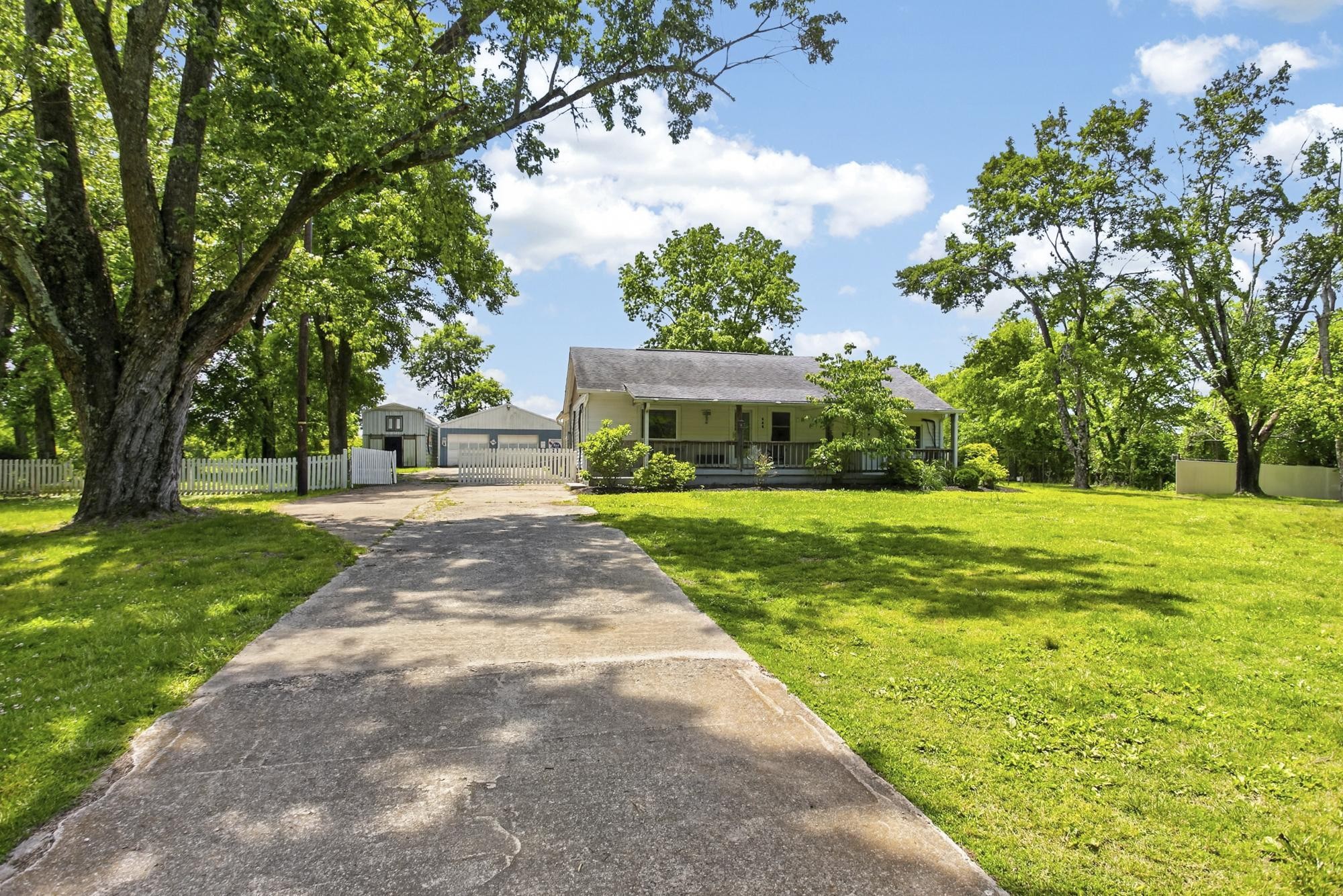 905 Swinging Bridge Rd