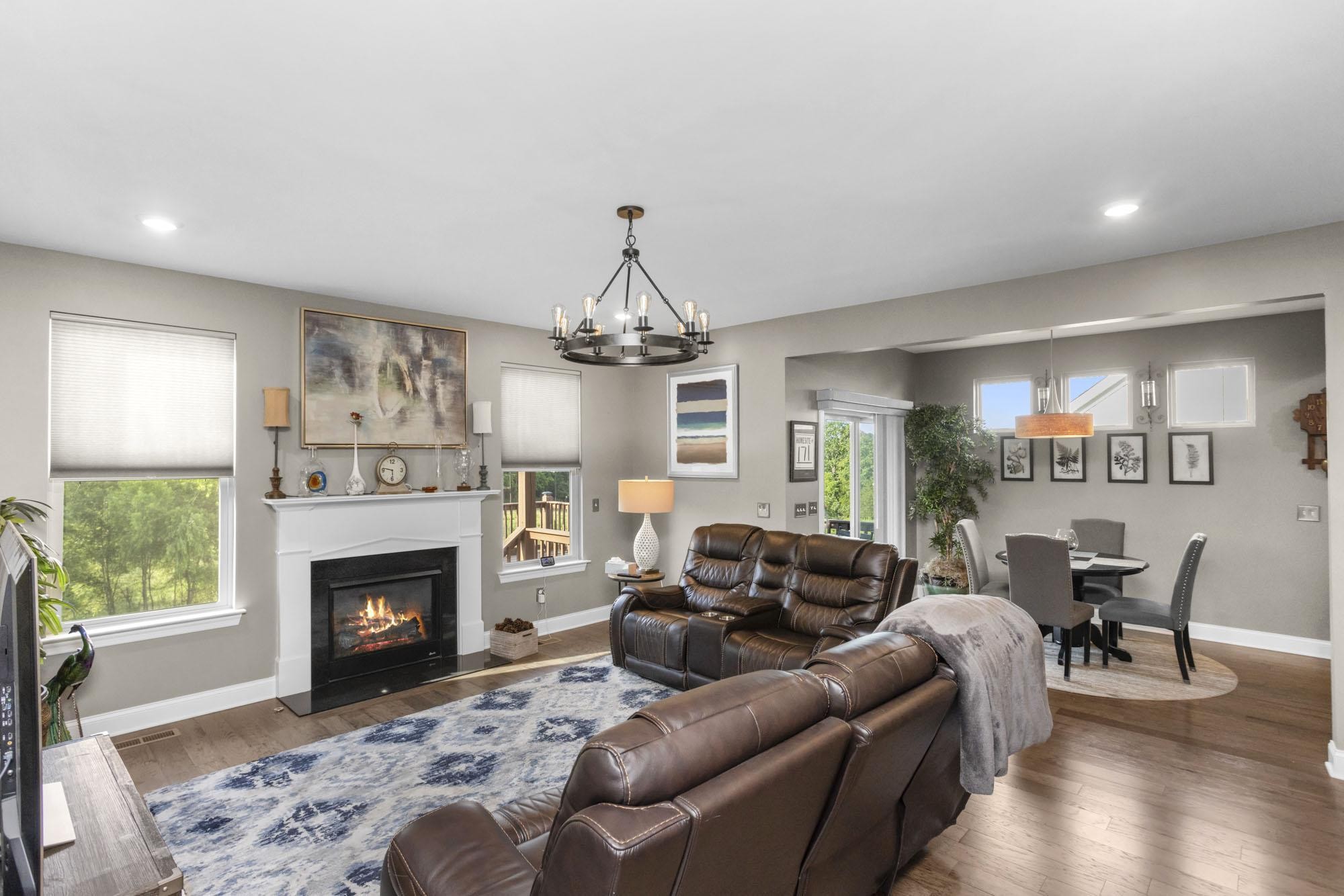 2008 Hedgelawn Dr