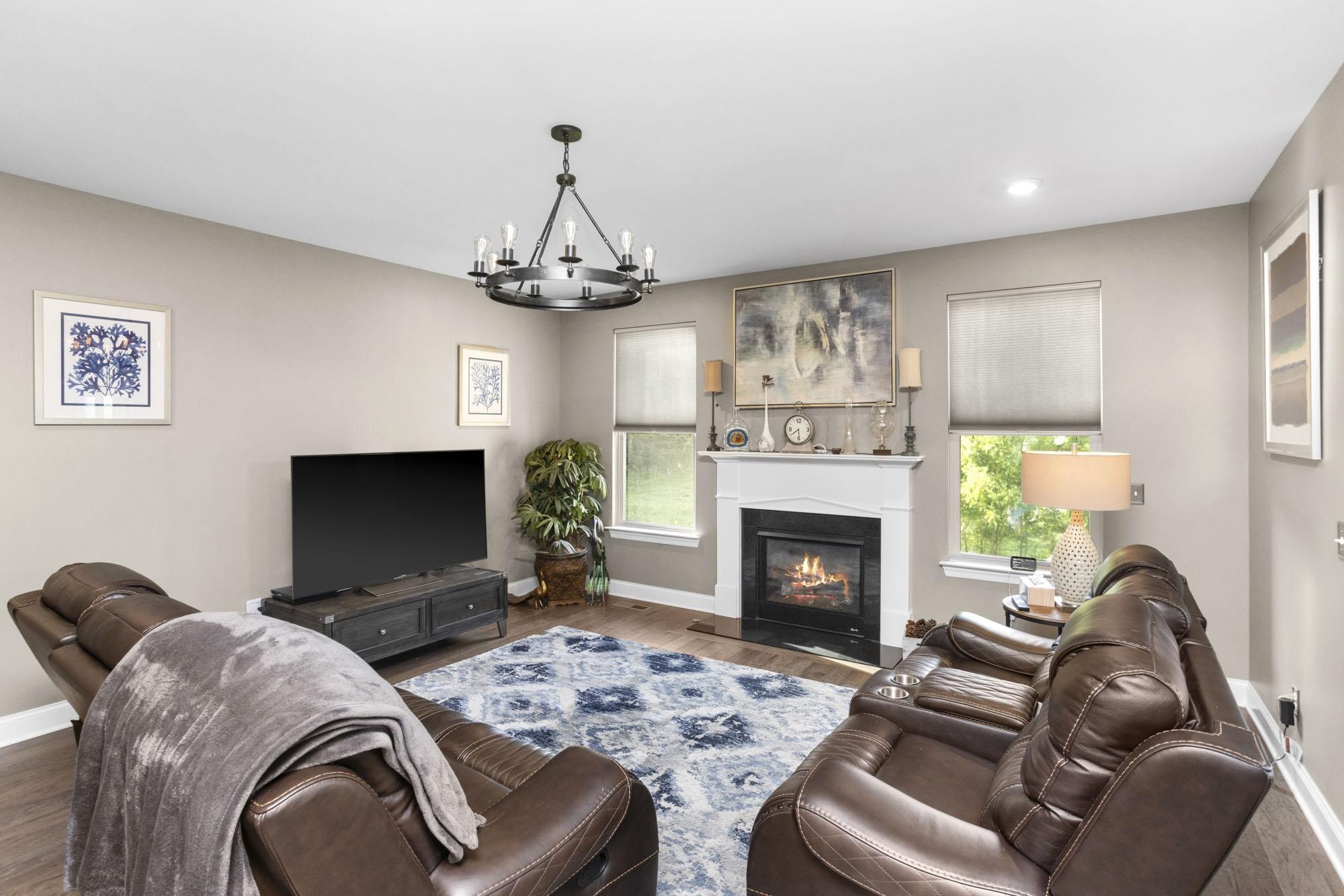2008 Hedgelawn Dr