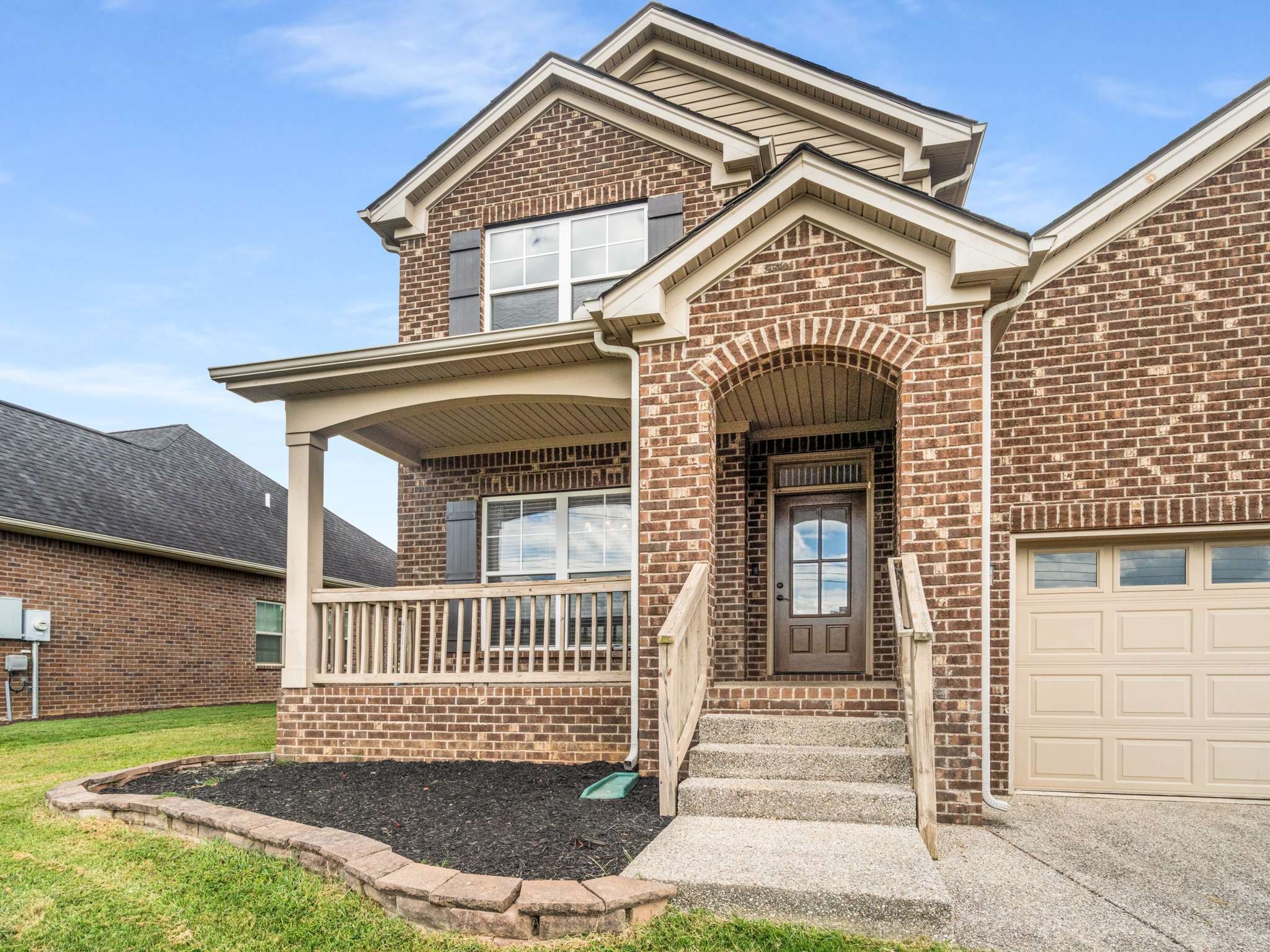 3034 Honeysuckle Dr