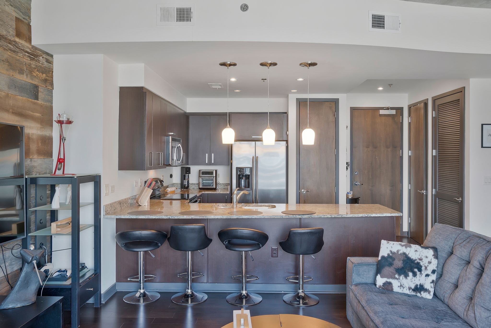 Nashville, Tennessee 37203, United States, 1 Bedroom Bedrooms, ,1 BathroomBathrooms,Residential,Coming Soon,214573