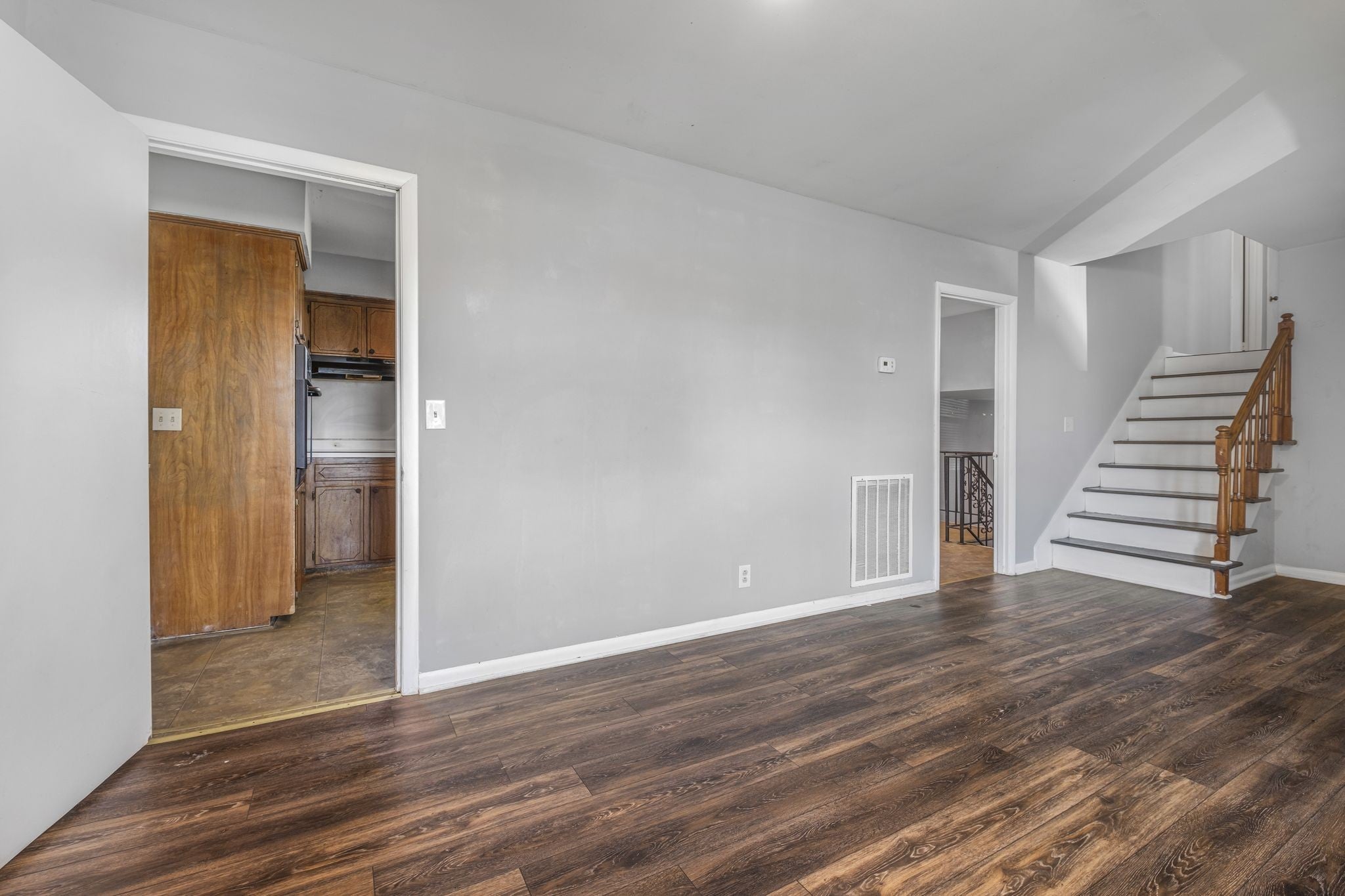 642 Albany Dr