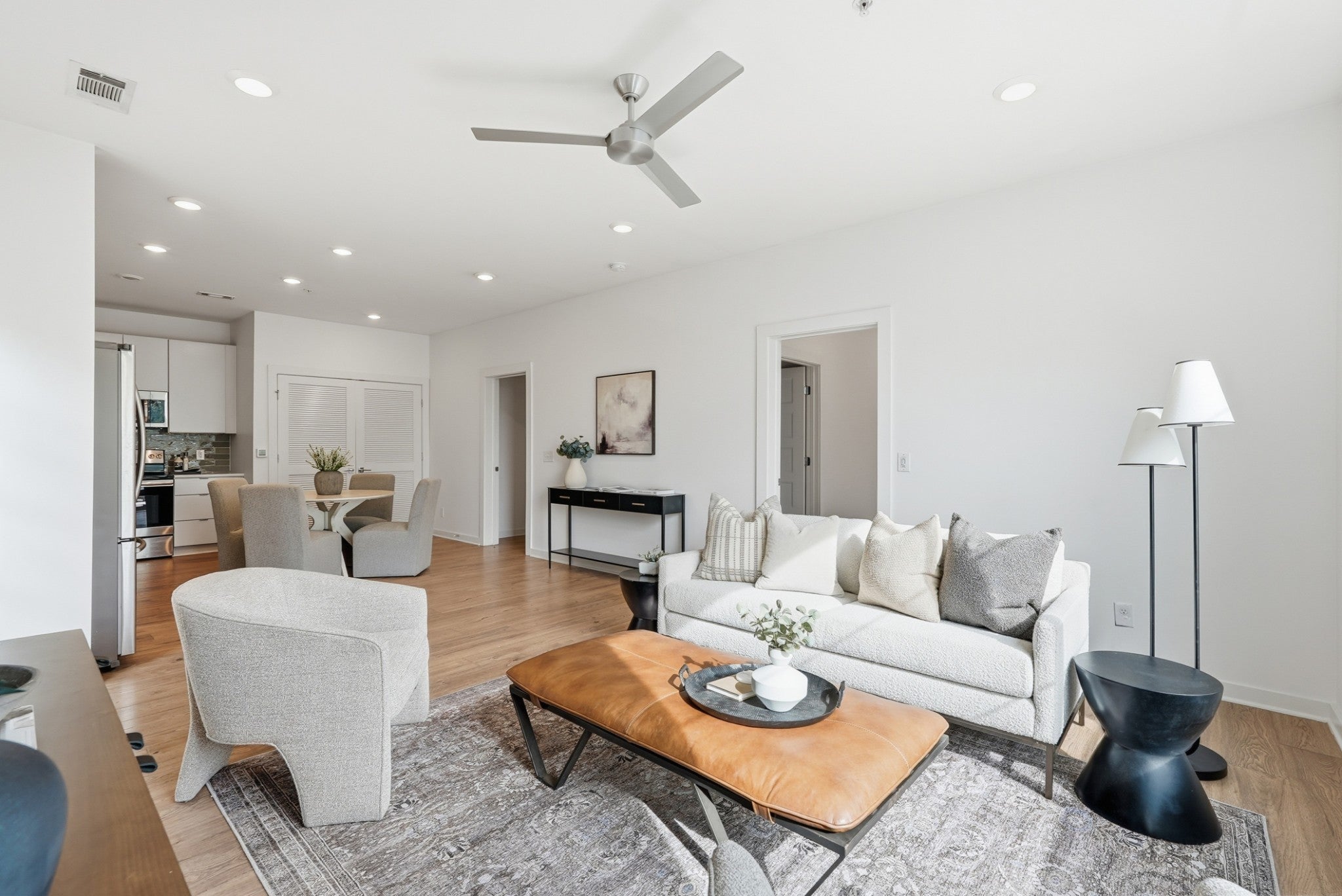 1402 Pillow St 207