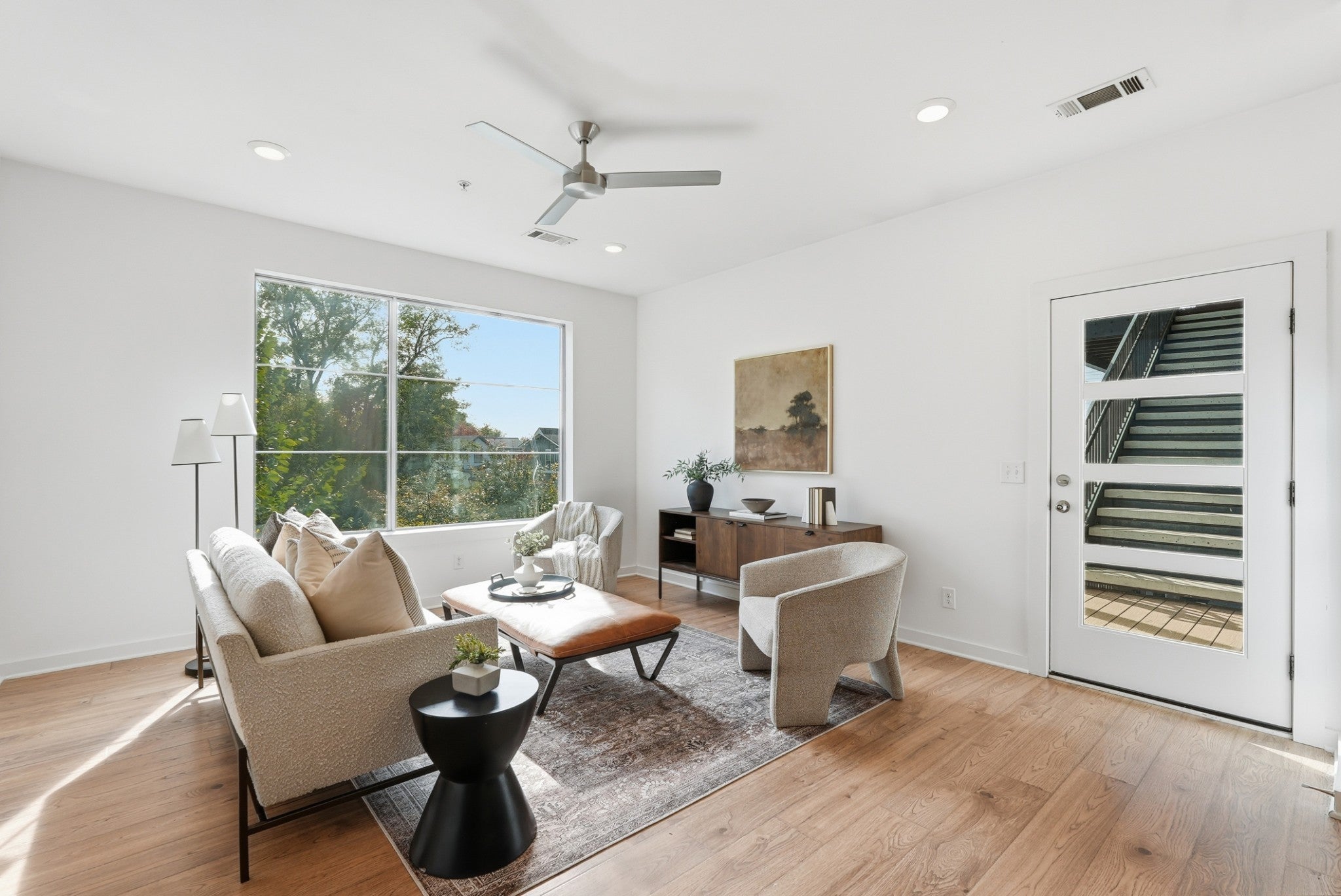1402 Pillow St 207