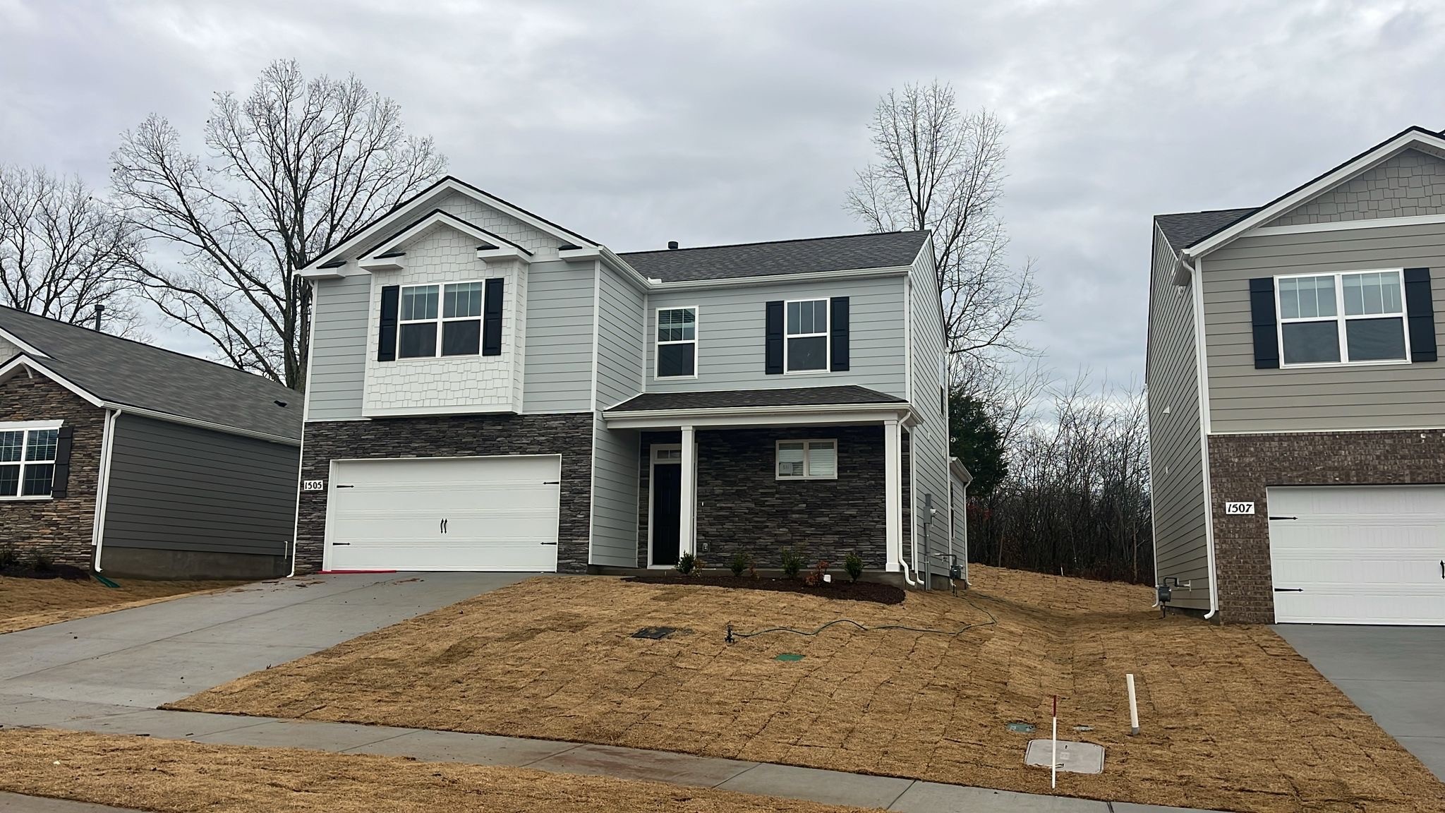 1505 Mountain View Dr