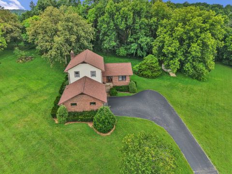 174 Circle Dr Hartsville TN 37074