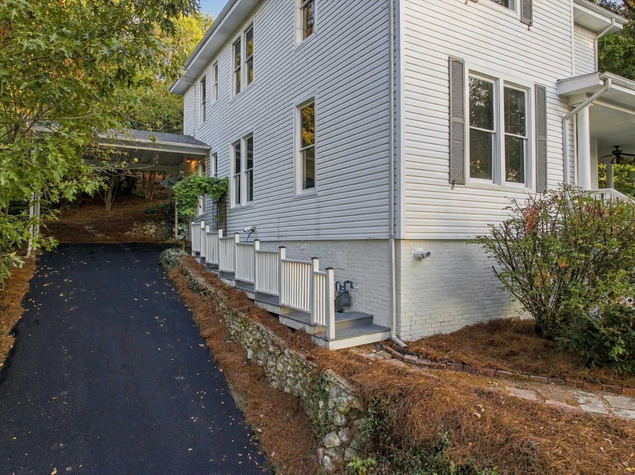806 Tremont Street