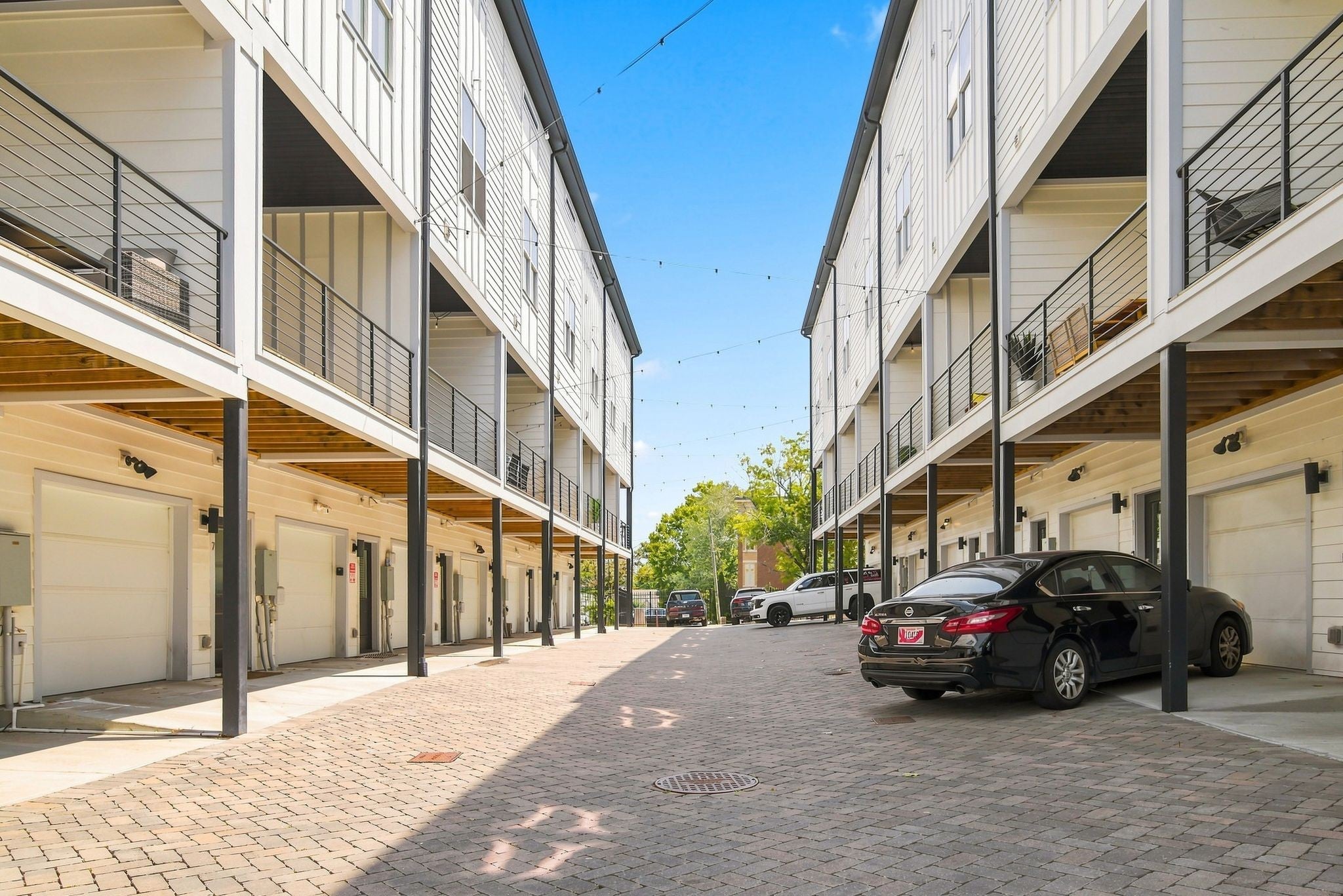 2001 Convent Pl