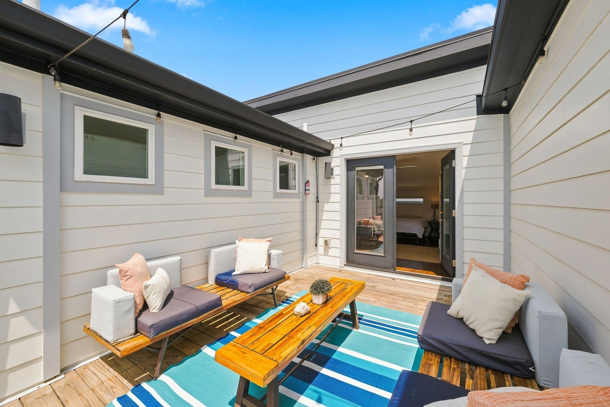 4.0-bed rental at 2001 Convent Pl