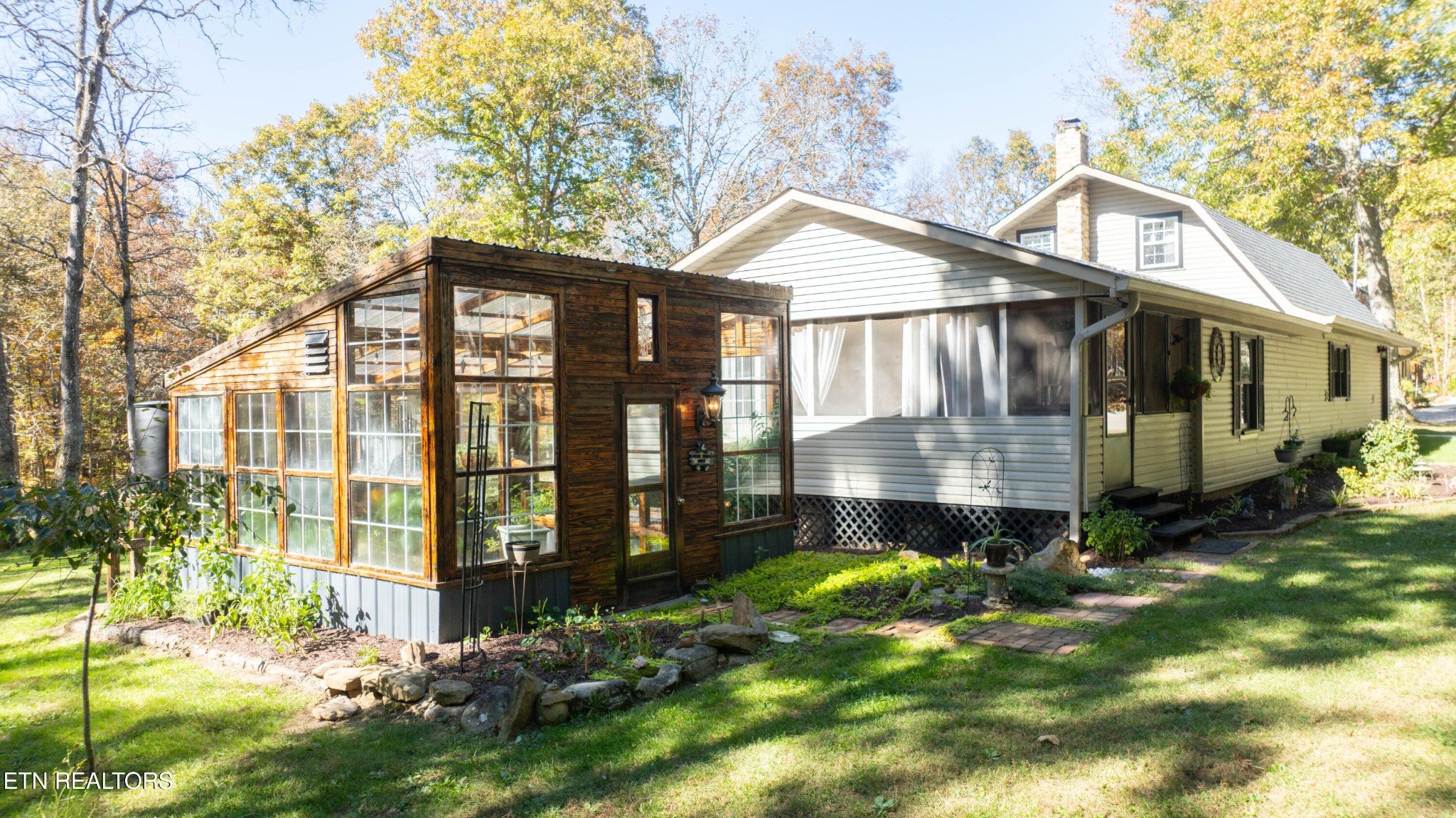 542 Laurel Rd
