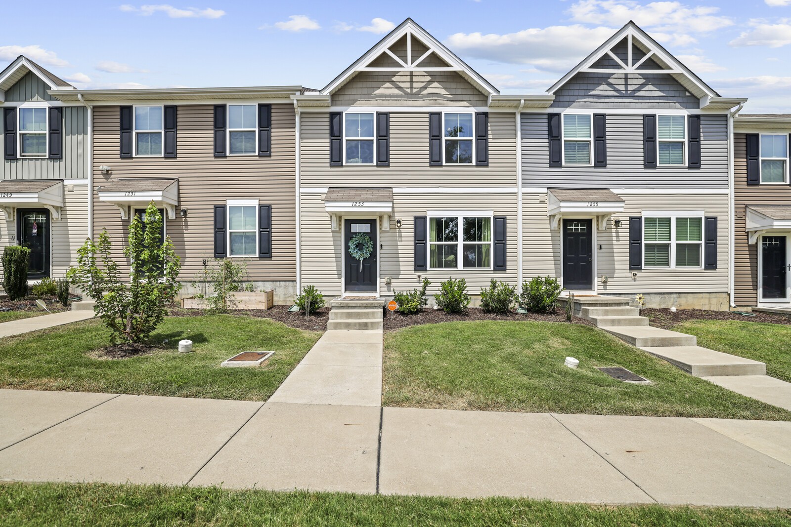 View Nashville, TN 37207 townhome