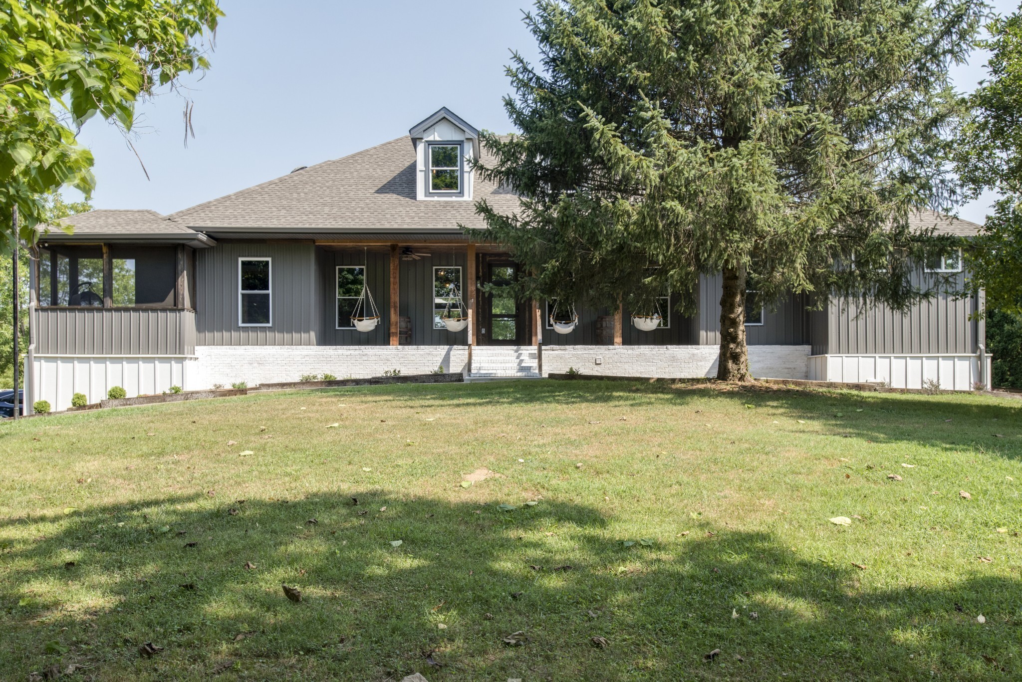 1014 Lakeview Cir