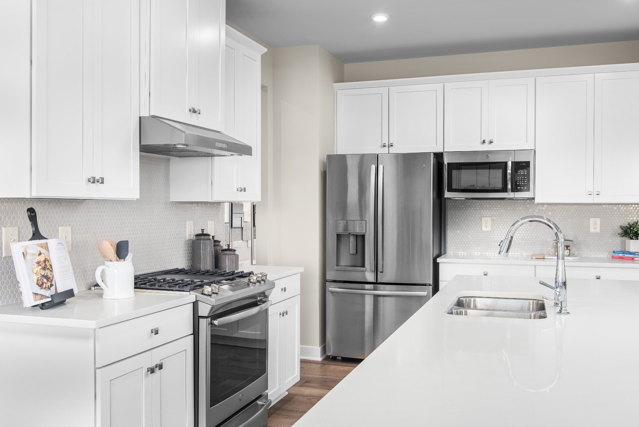 2324 Thoroughbred Way