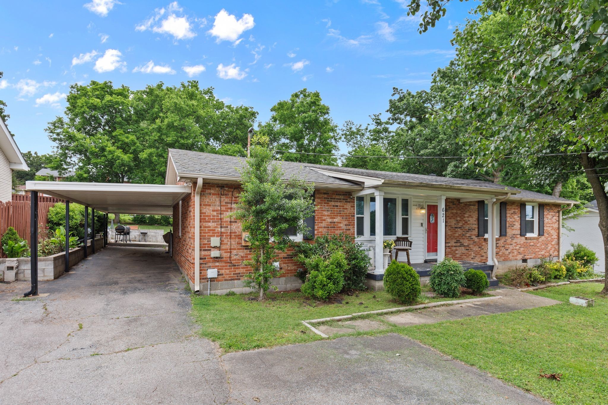 621 Roosevelt Ave