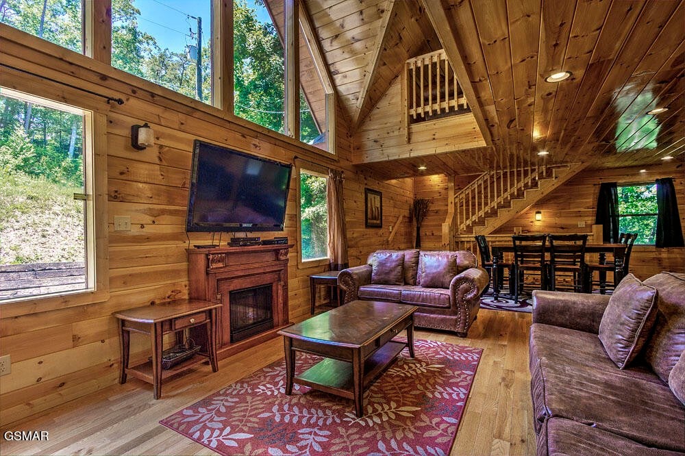 1742 Pulaski Lane