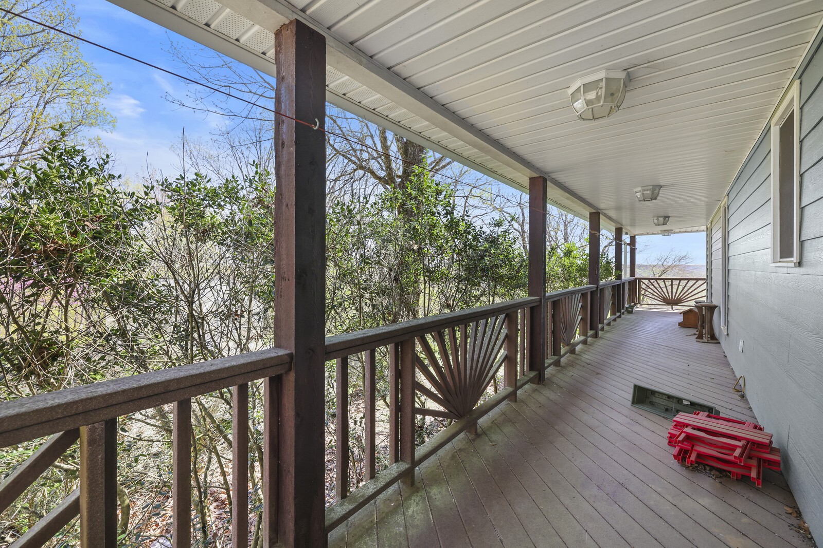 386 Hanging Rock Dr