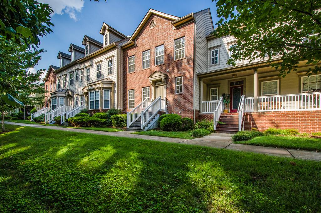Photo 1 of 17 — 8718 Gauphin Place 8718, Nashville, TN 37211