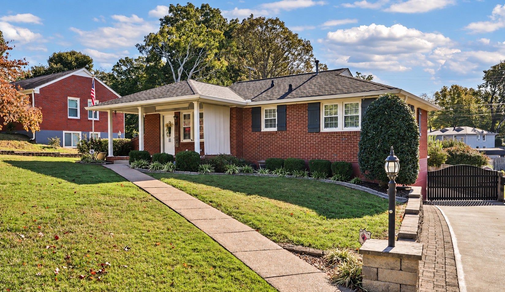 207 Paddock Rd