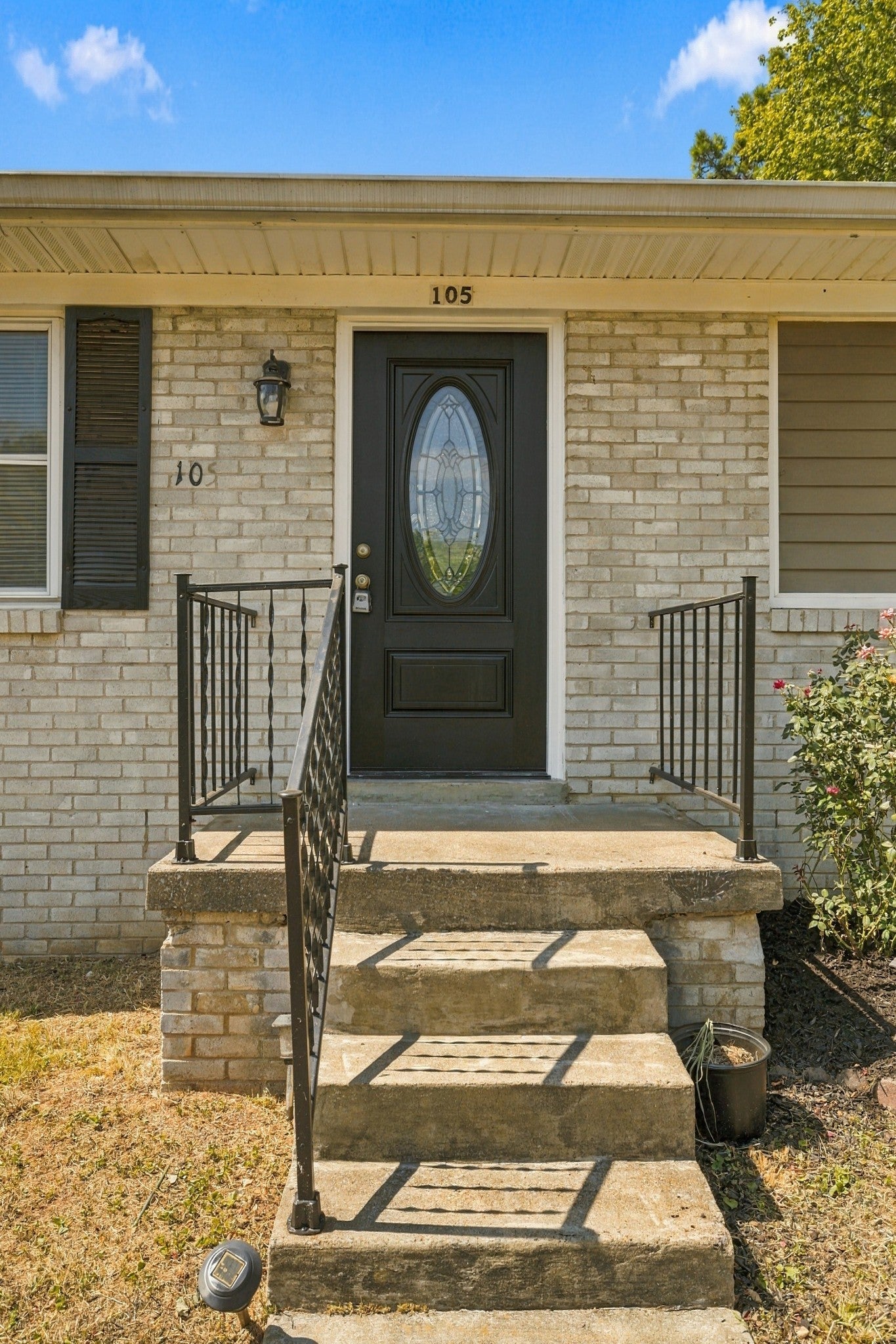 105 Elk Ave