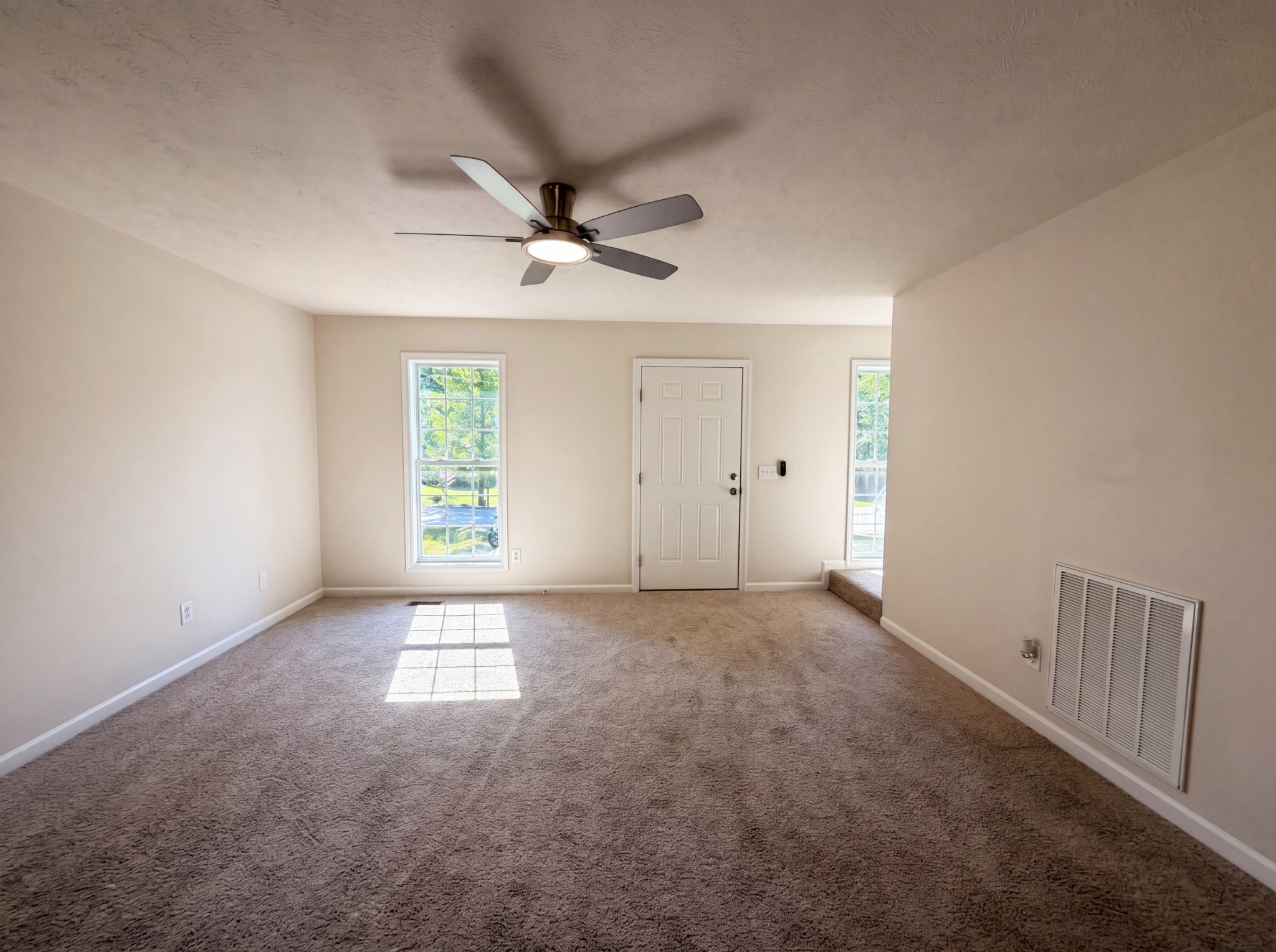 135 Silver Leaf Cir