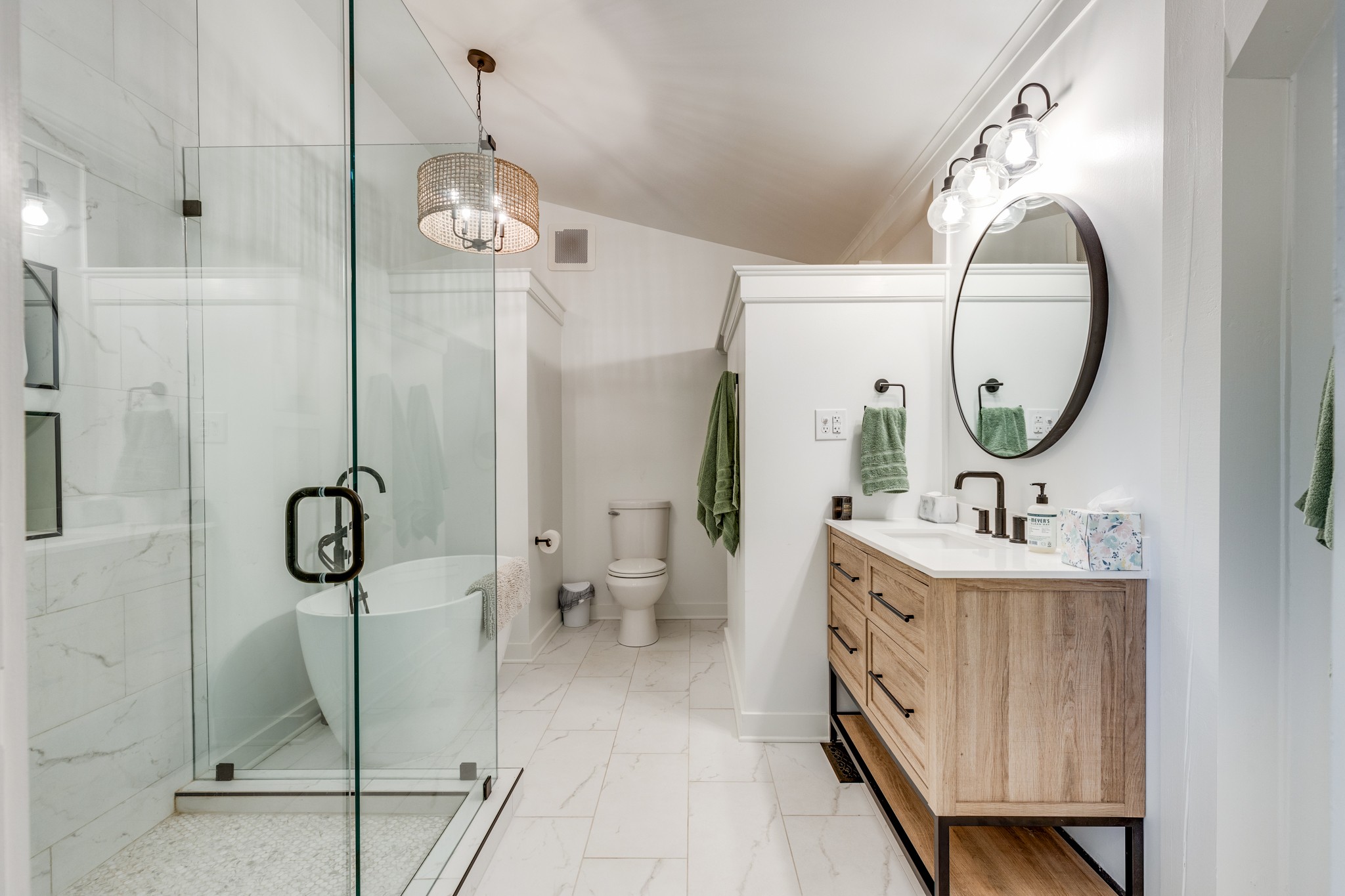 121 Emerald Dr
