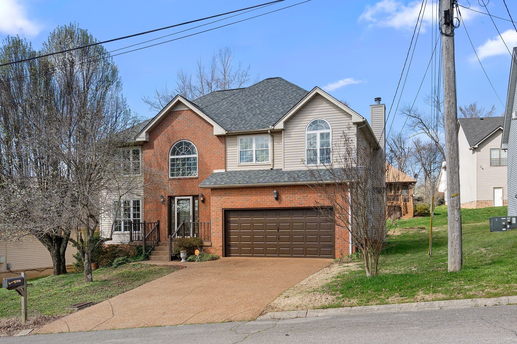 2320 Peak Hill Cv, Nashville TN 37211 4-bed home, photo 2 of 30