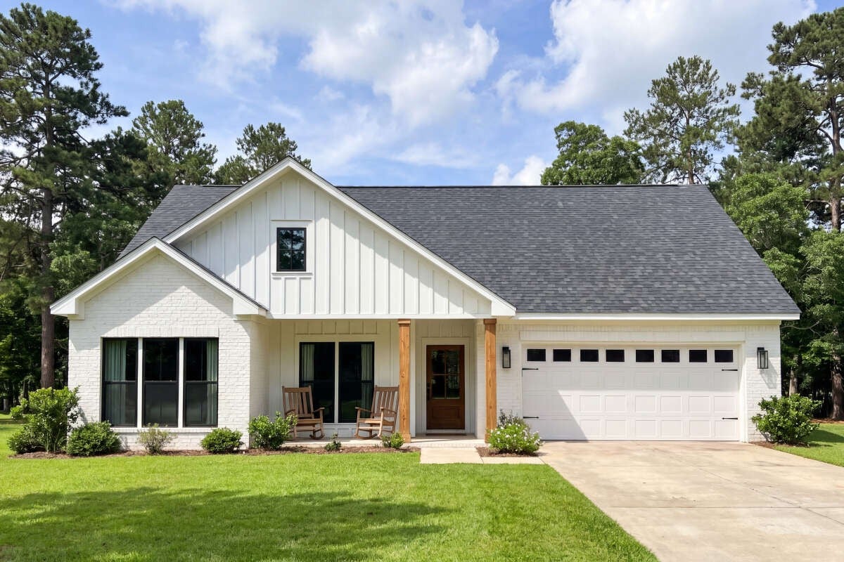 144 Anglewood Dr