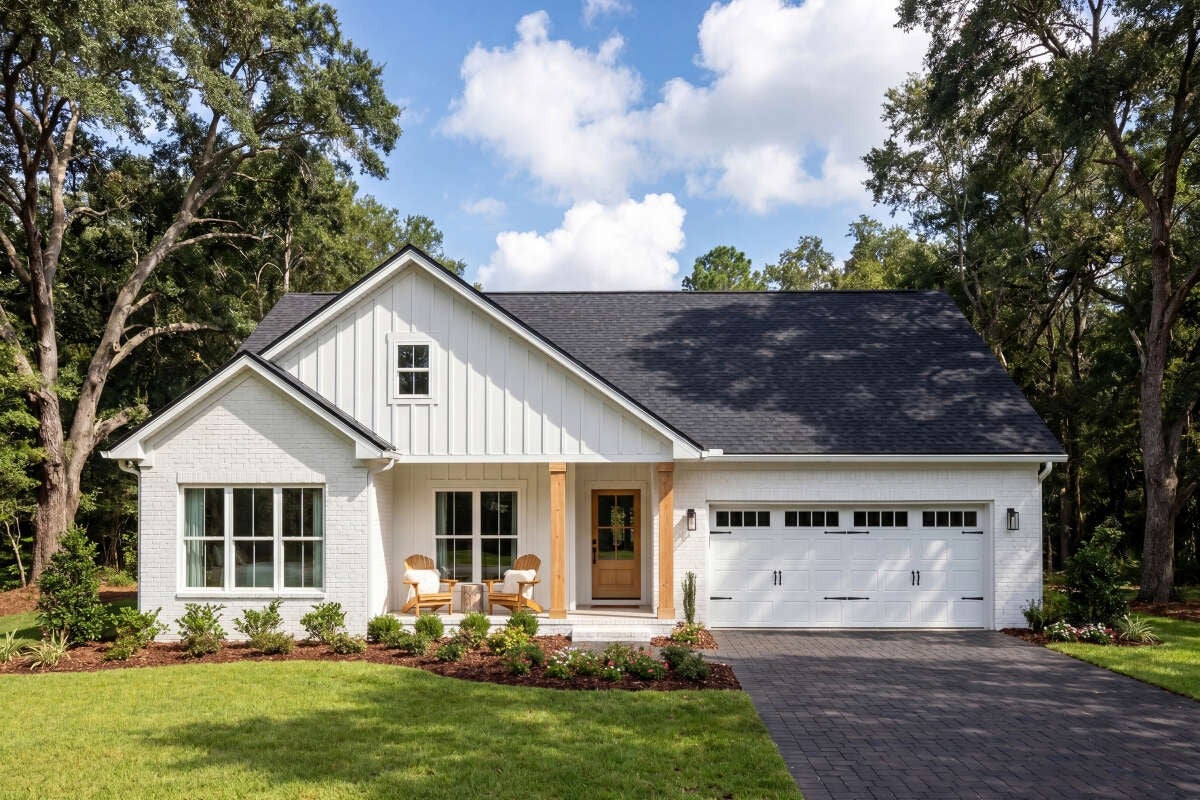 144 Anglewood Dr