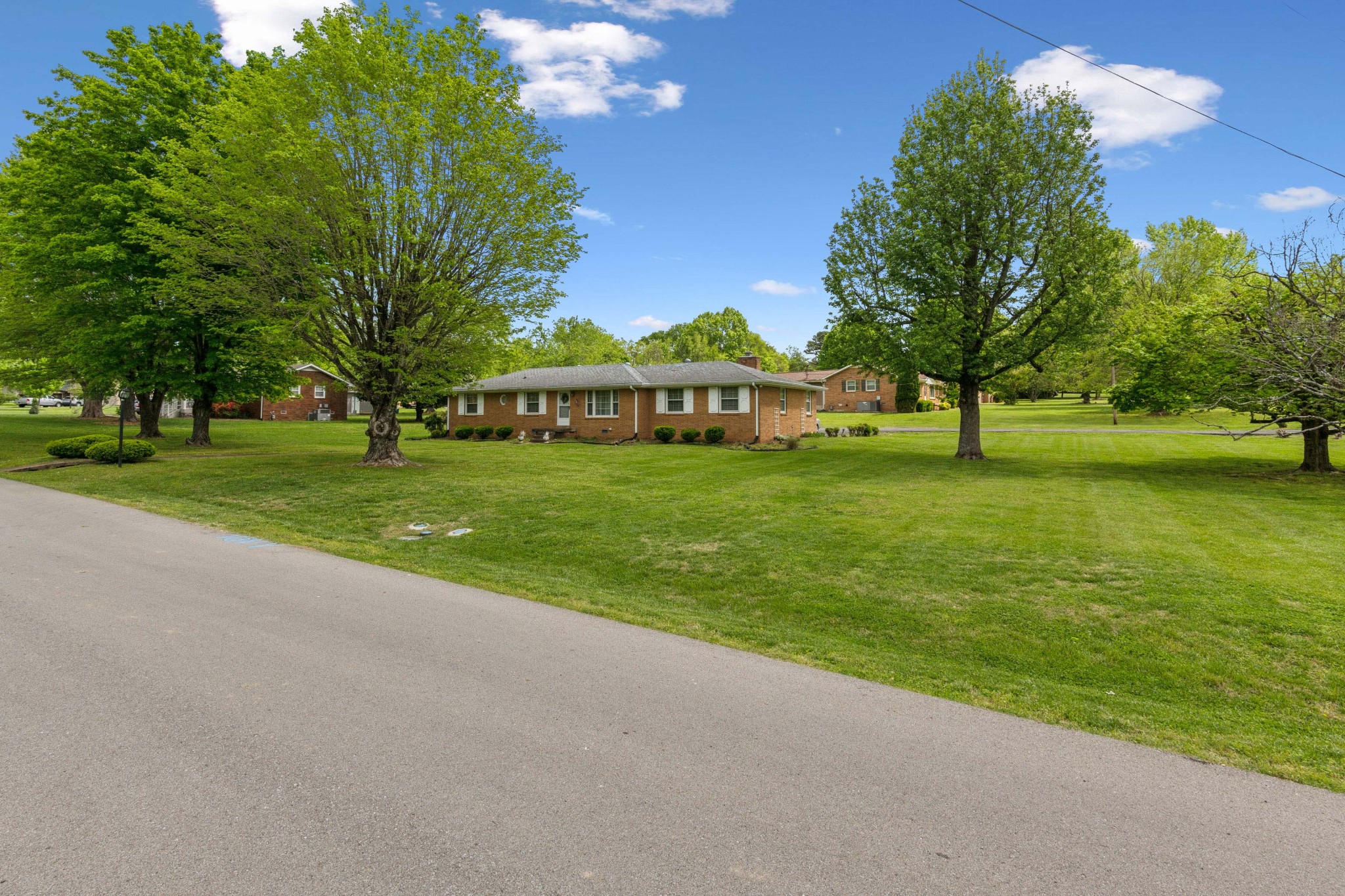 502 Hillview Dr