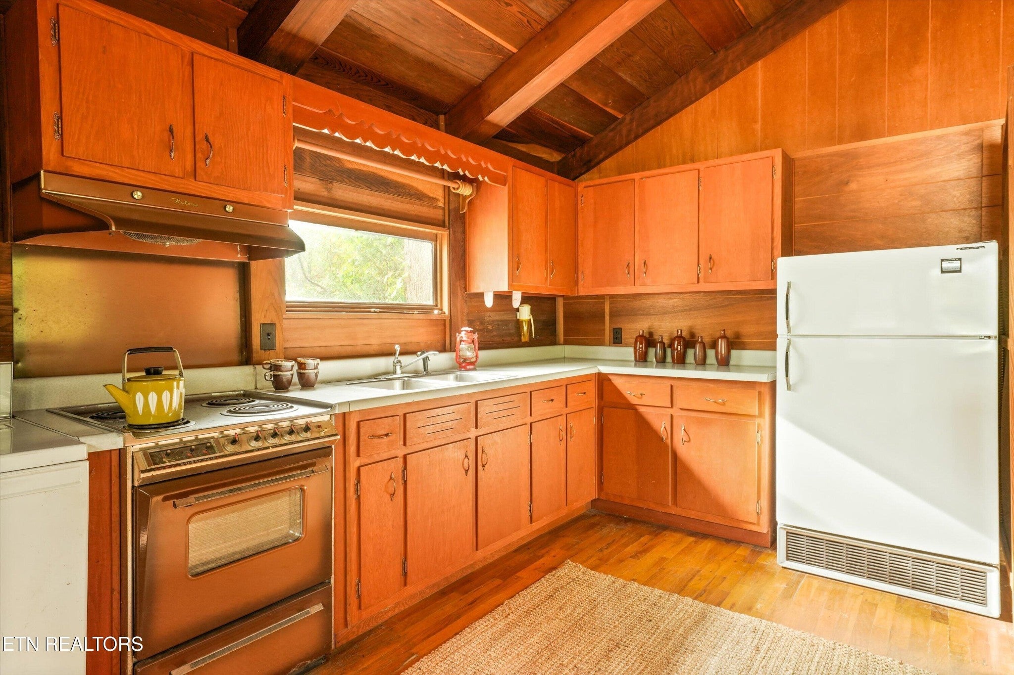 225 Pleasant View Loop