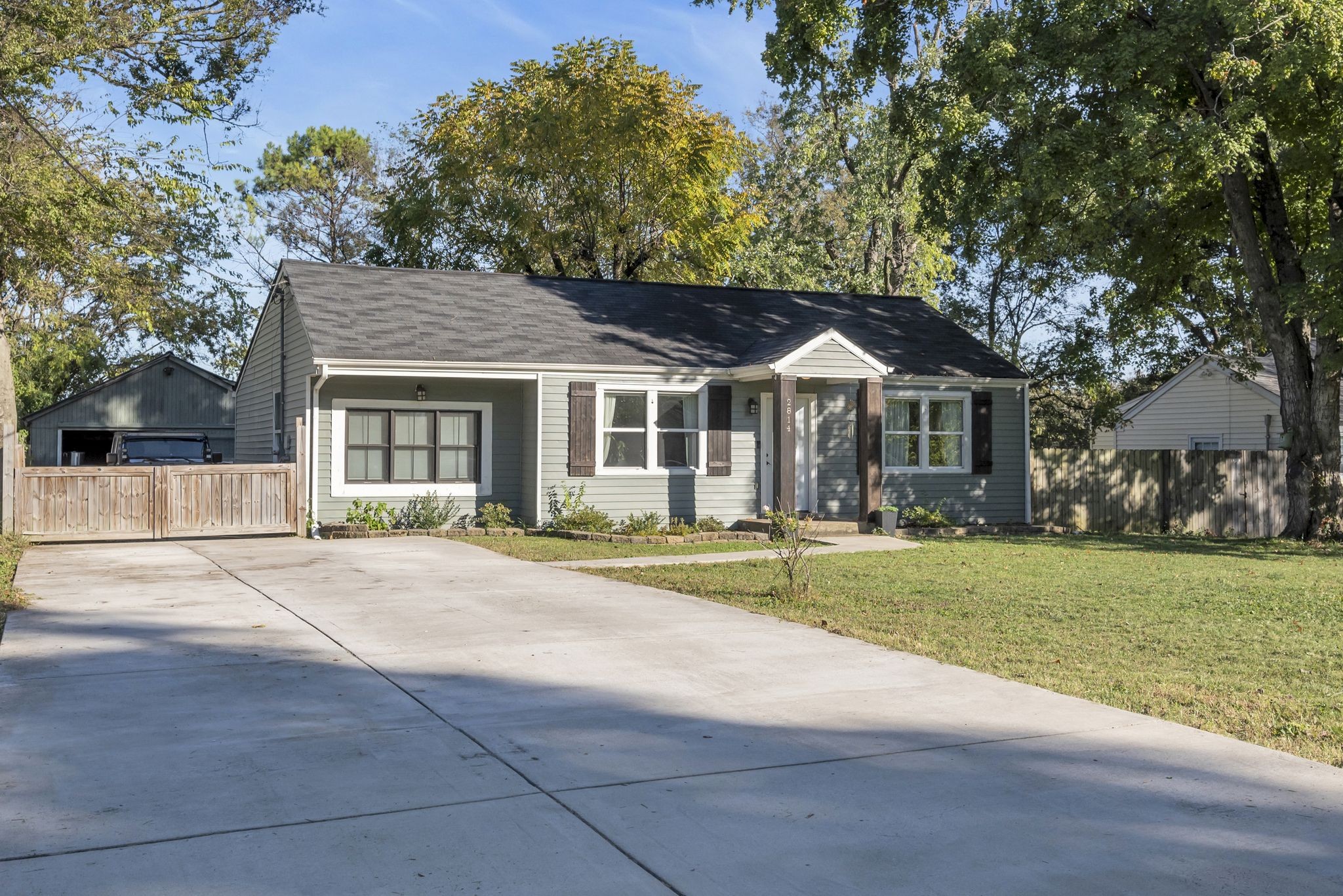 2814 Live Oak Rd