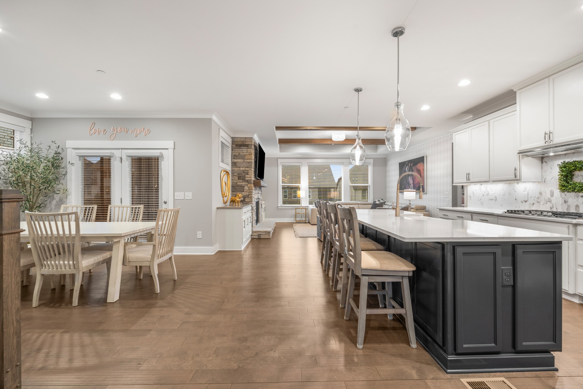 1816 Apperley Dr