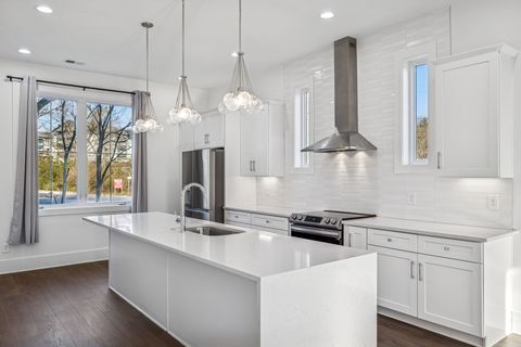 2050 McKinley St Nashville TN 37207