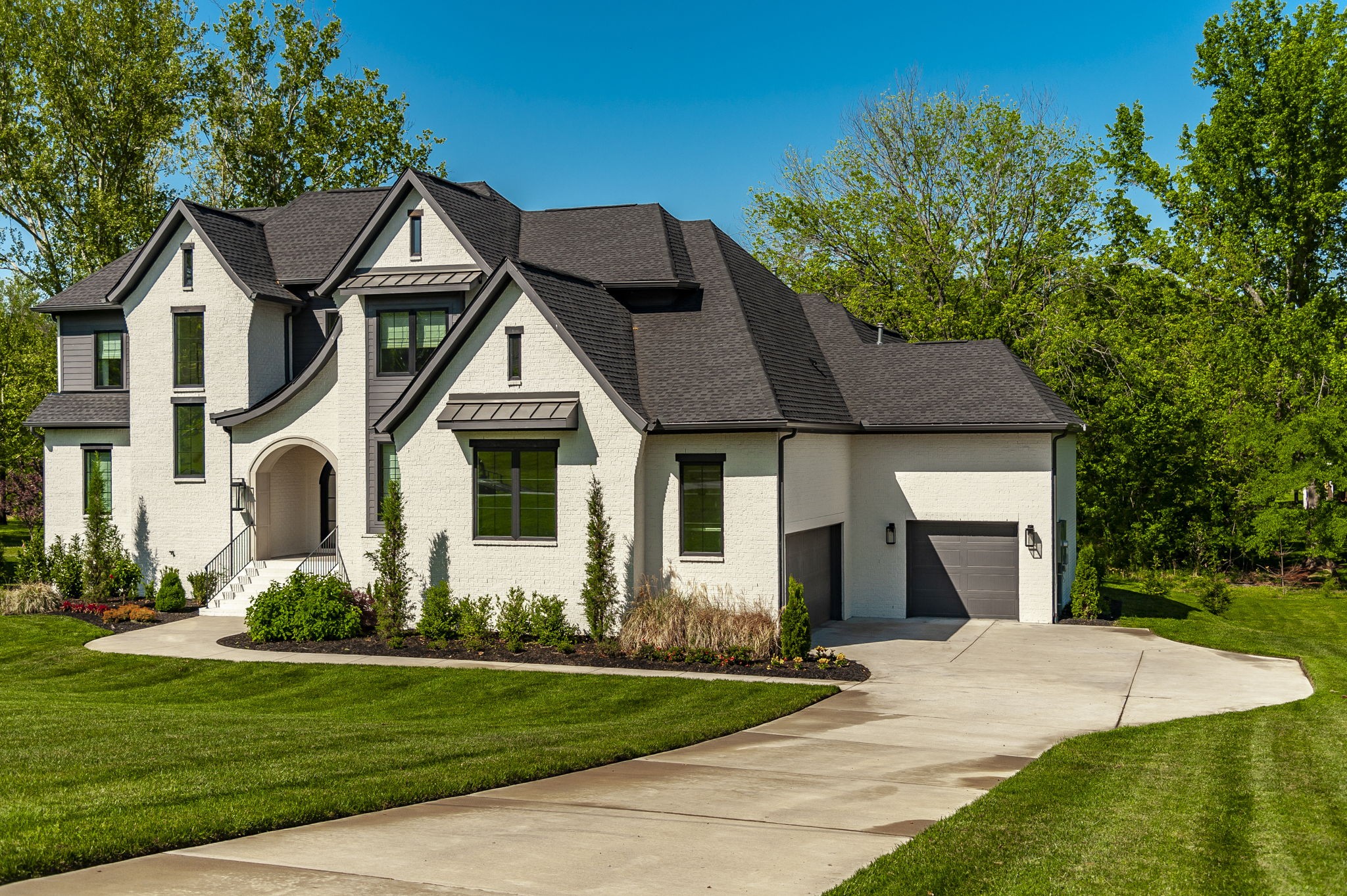 1305 Twin Springs Dr