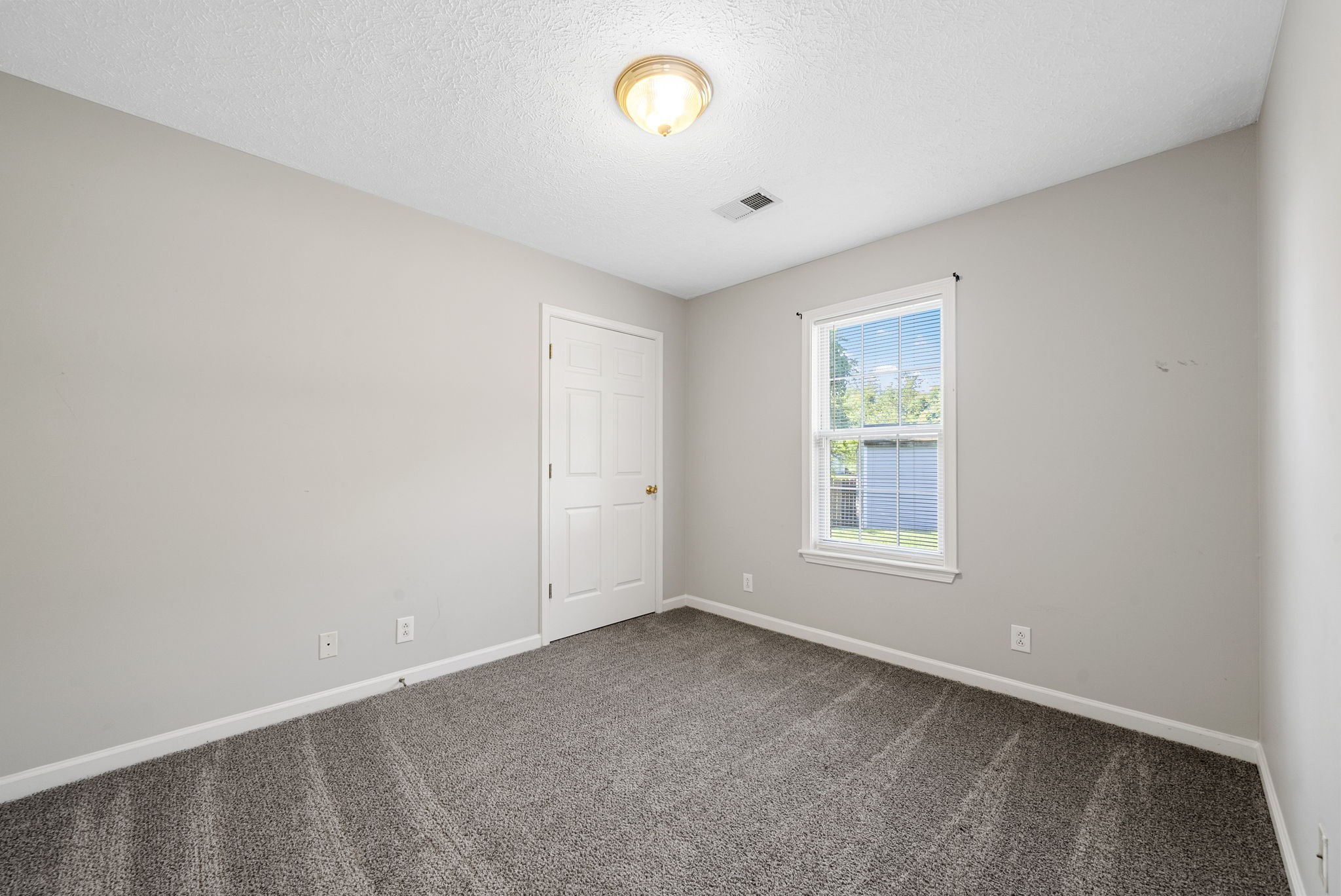 Oak Grove, Kentucky 42262, United States, 3 Bedrooms Bedrooms, ,2 BathroomsBathrooms,Residential,Active,164861