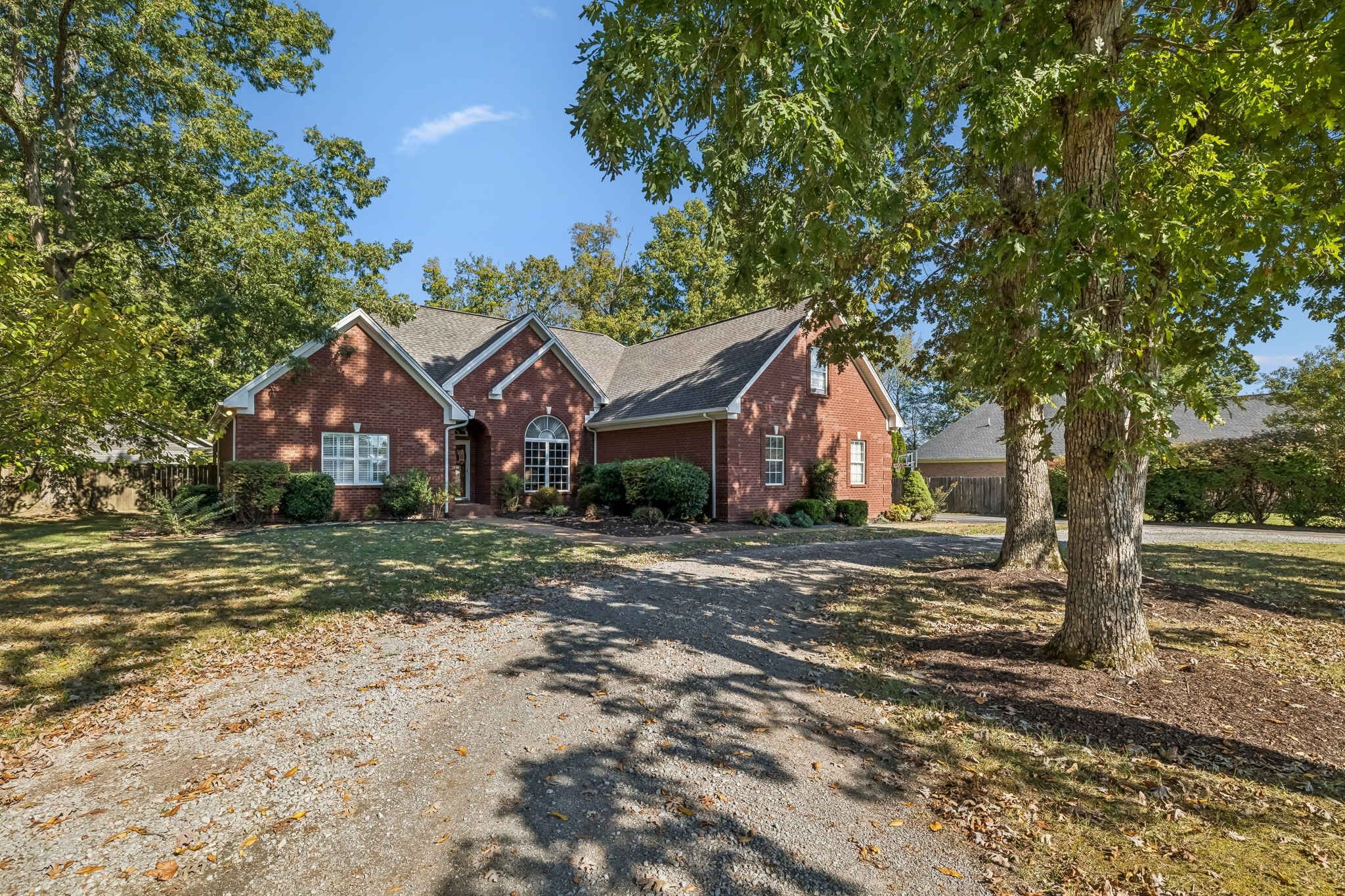 1607 Ellington Dr