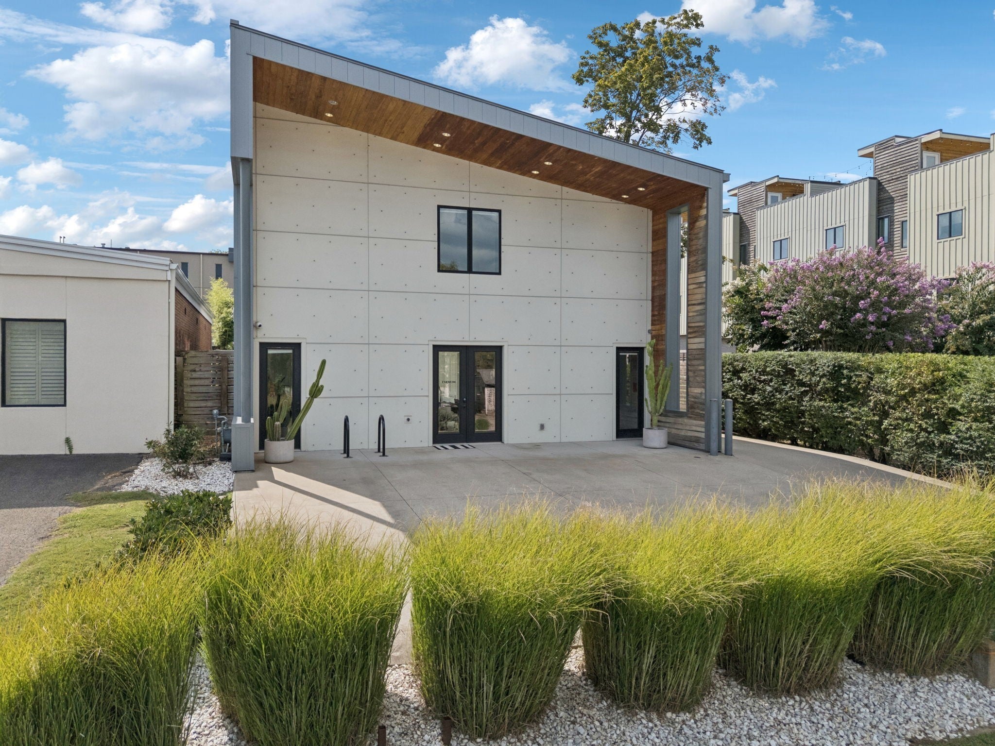 listing at 2515 White Ave, Nashville