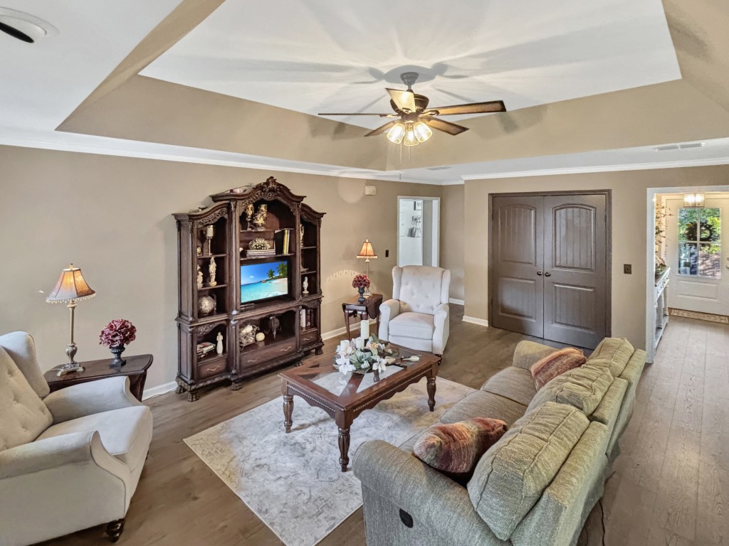 2123 River Chase Dr