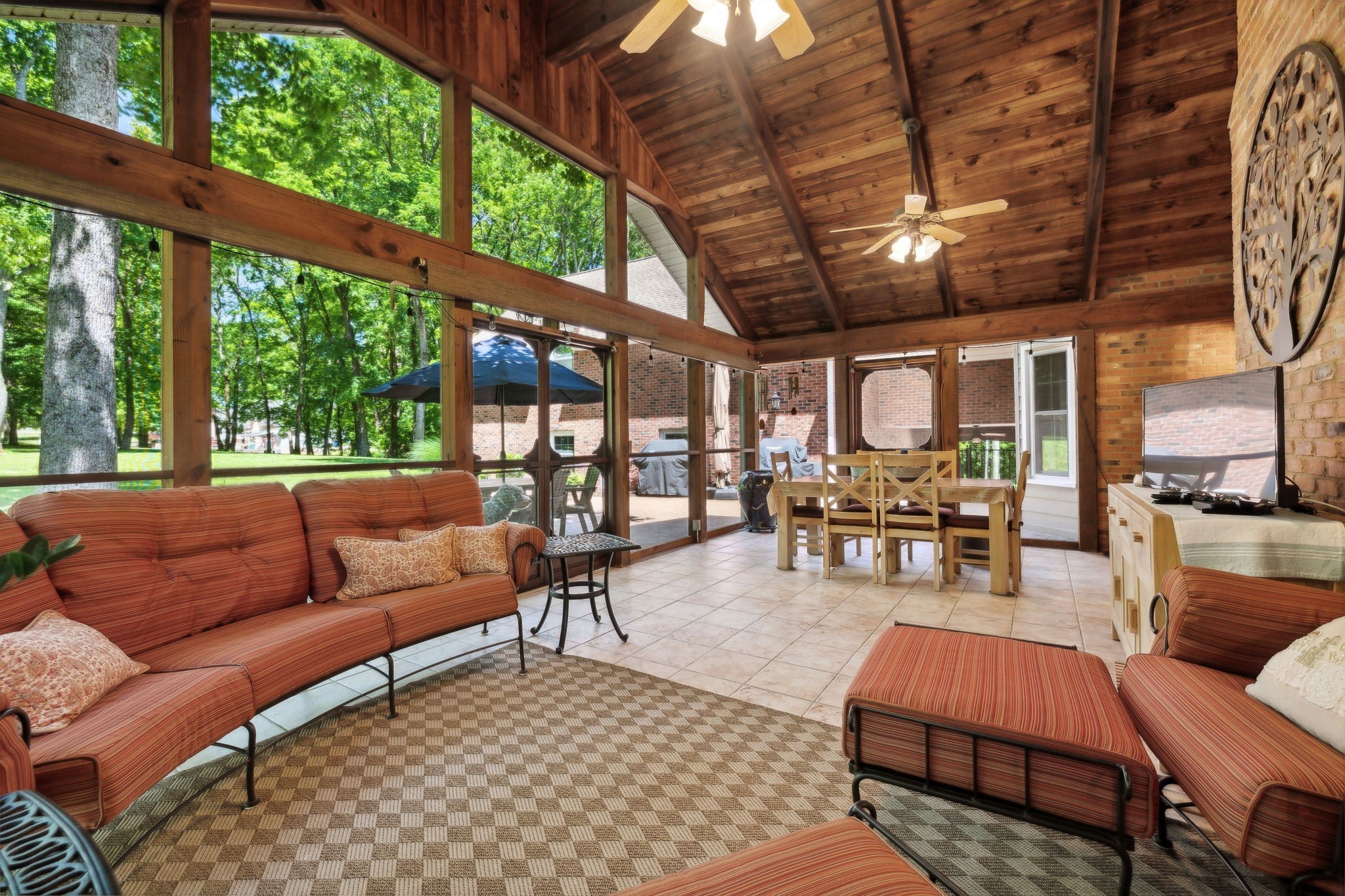 3208 Thoroughbred Dr